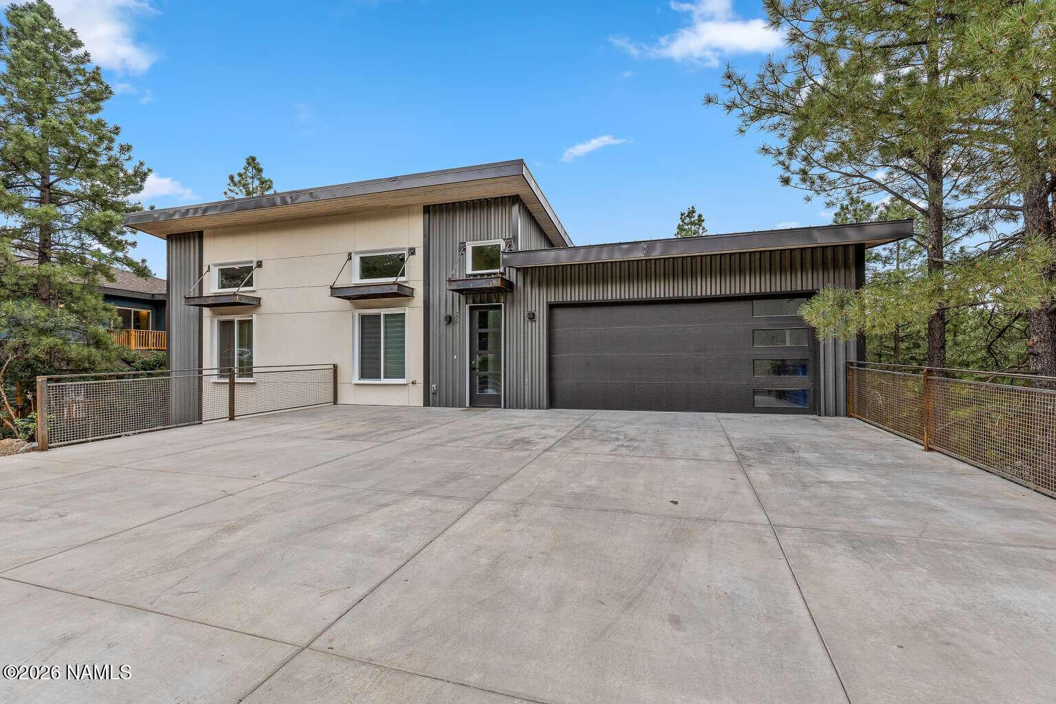 775 E Ponderosa Parkway