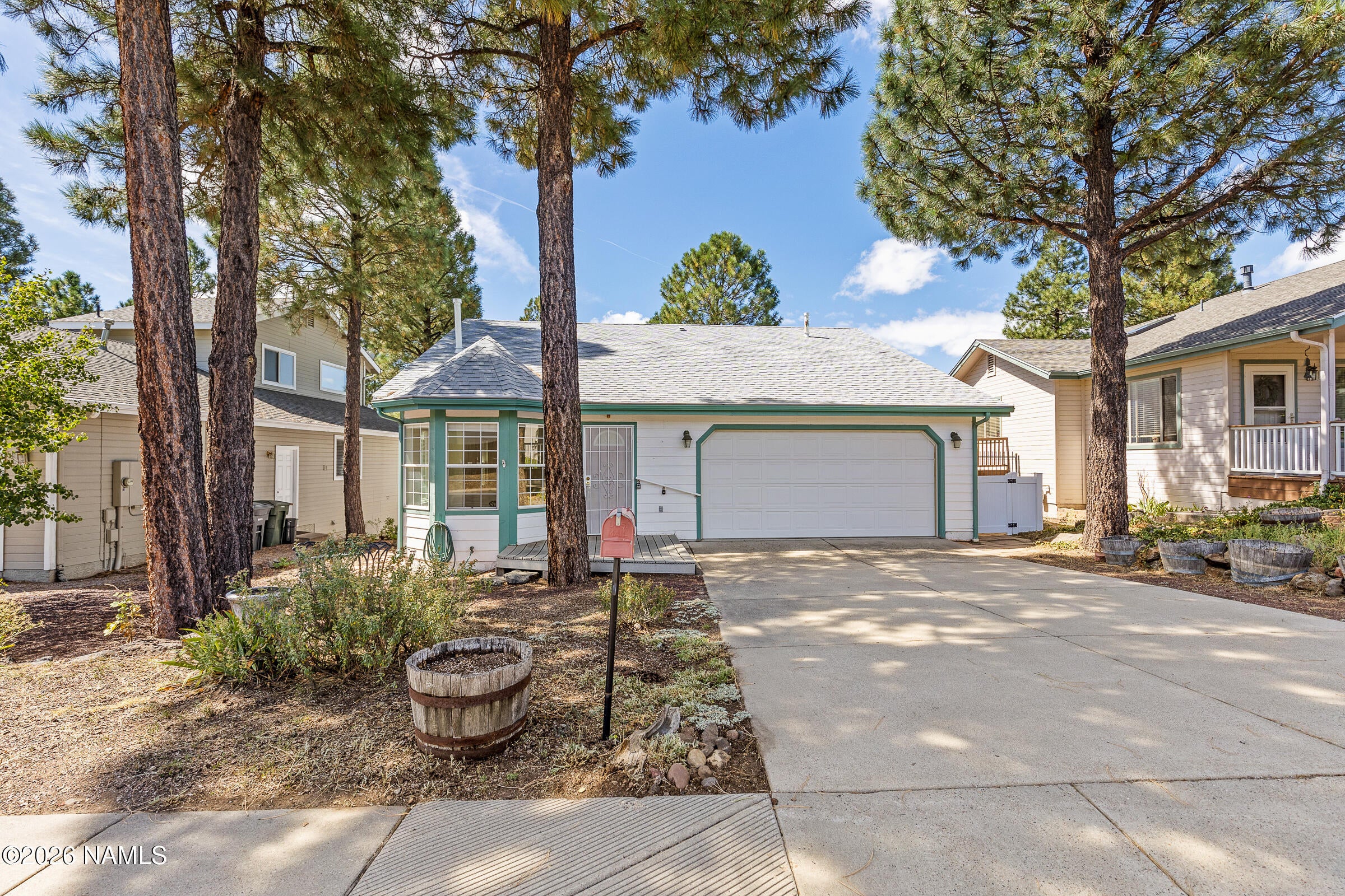 711 N Pine Cliff Drive