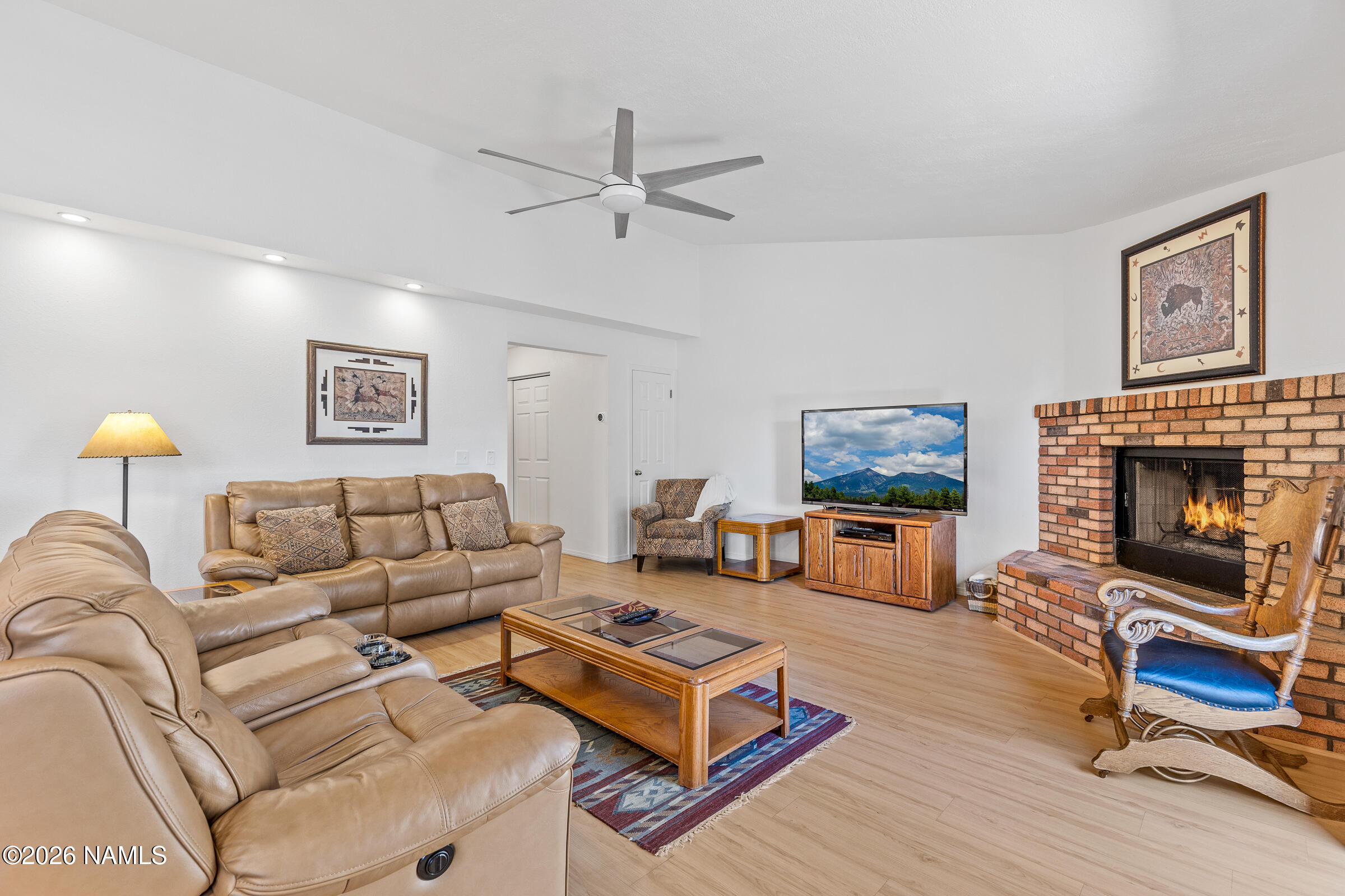 2811 N Walnut Hills Drive 27