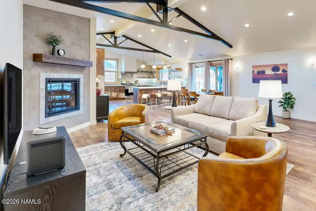 11410 N Crestview Street