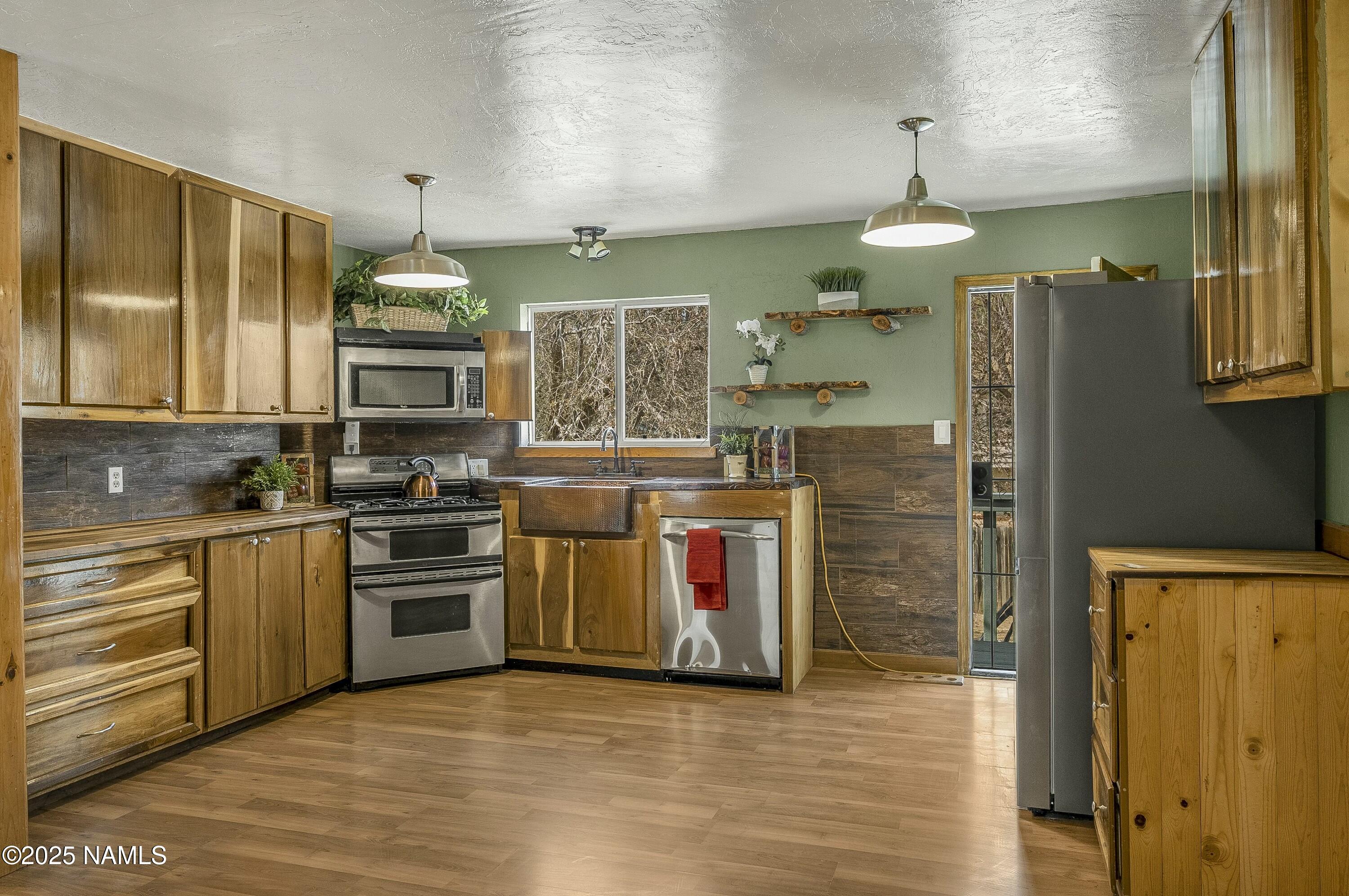 1731 N Deer Crossing Road