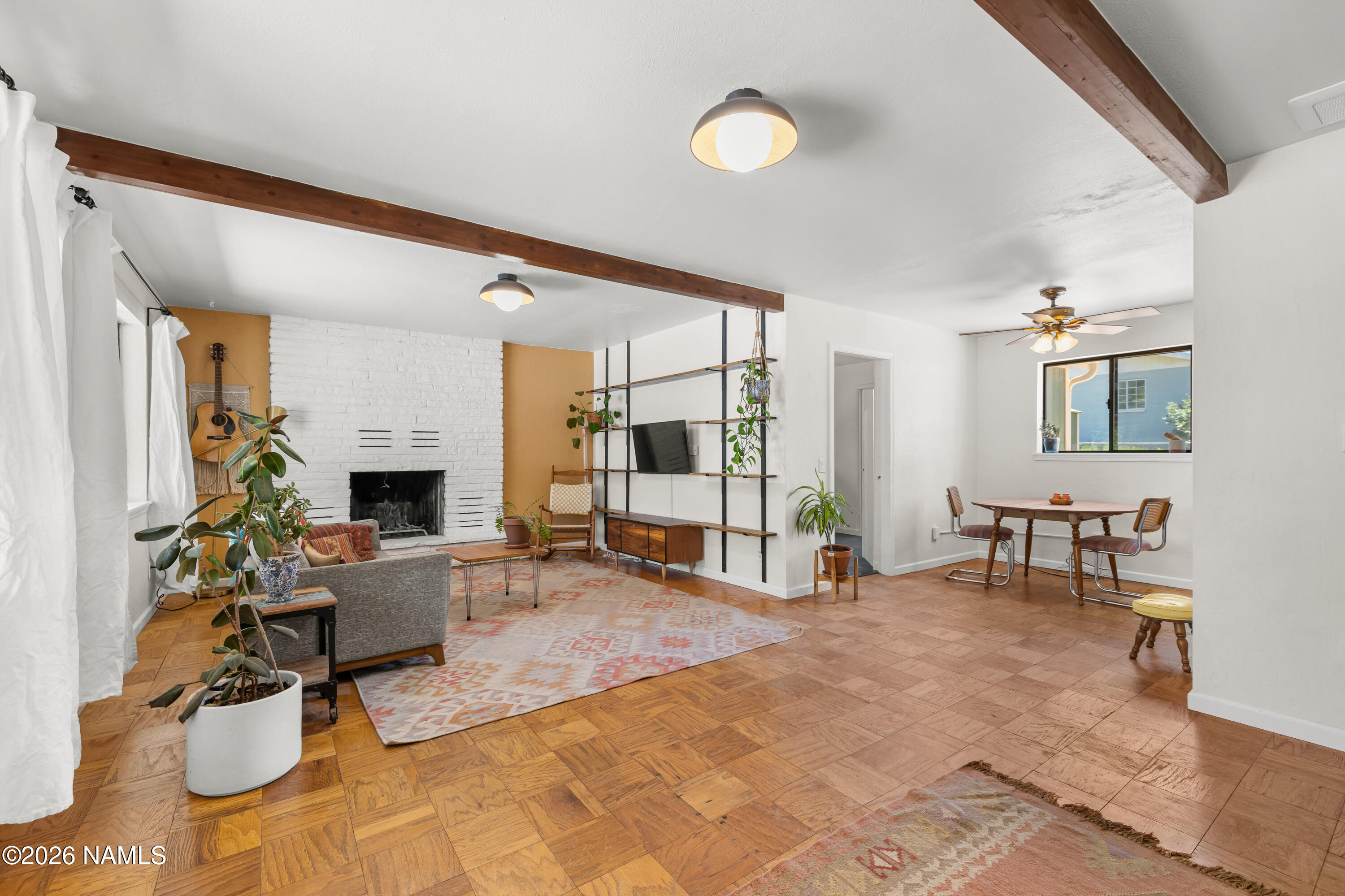 213 E Zuni Drive