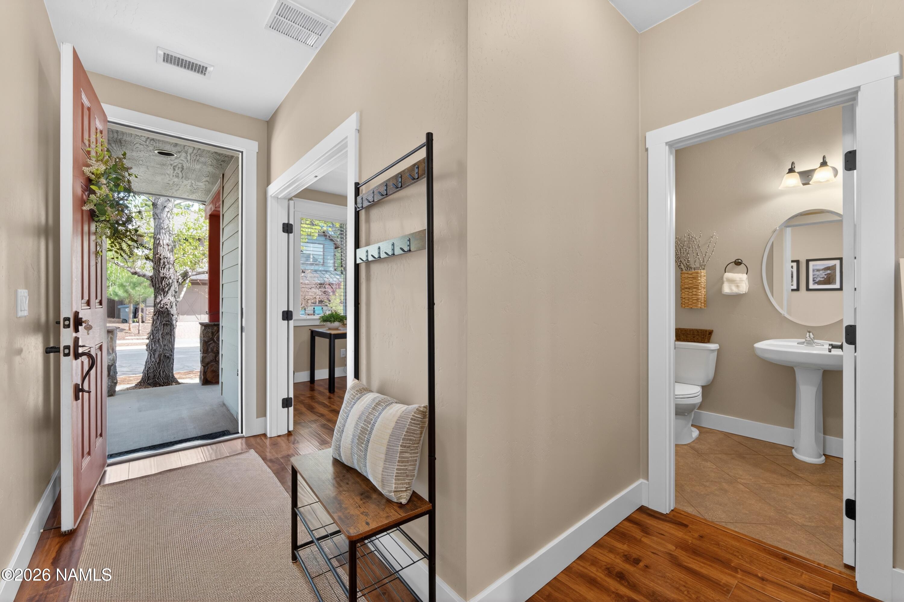 2913 W Paz De Avenida