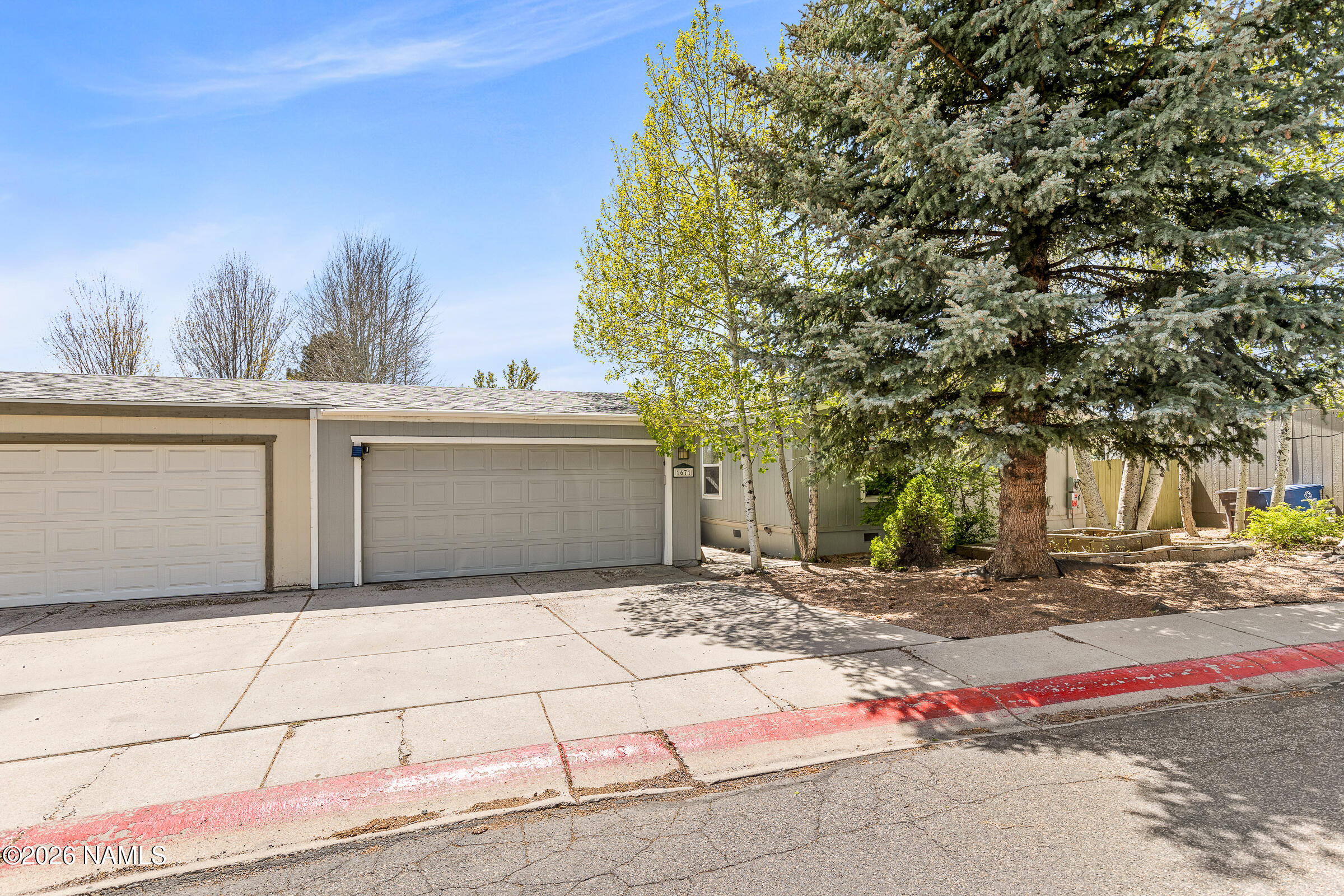 1671 W Shellie Drive