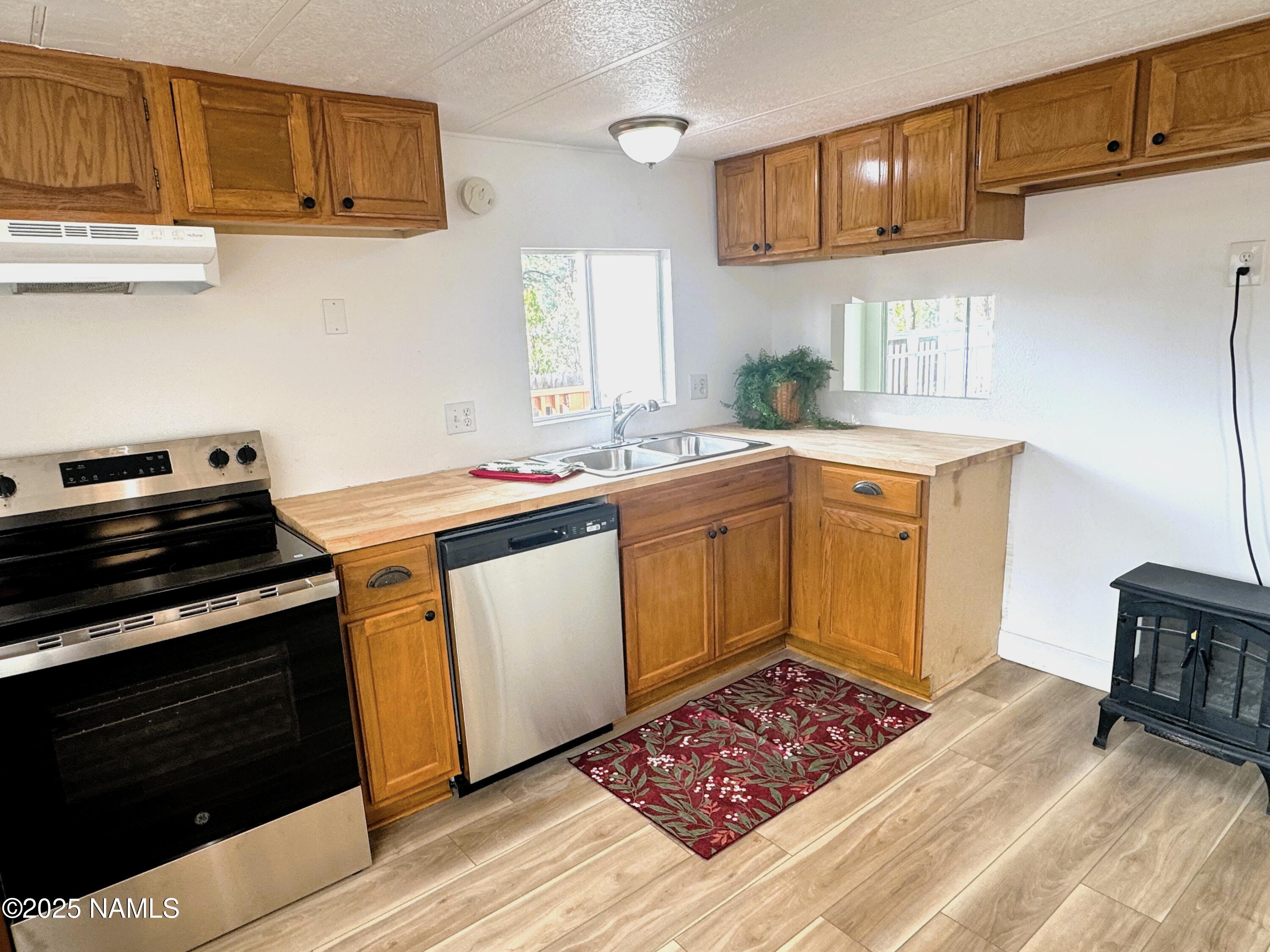 6061 N Snowflake Drive