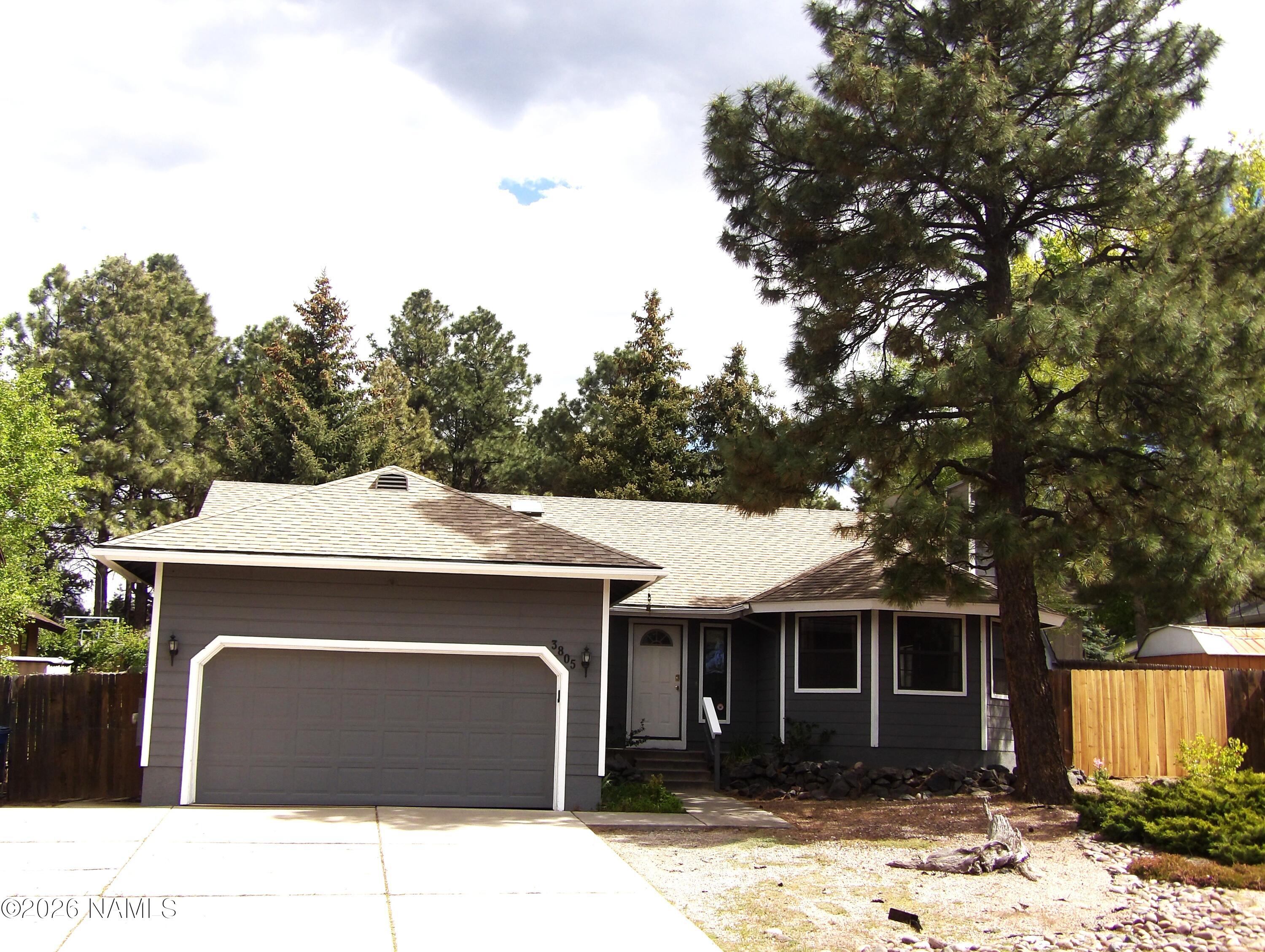 3805 E Foxtail Drive