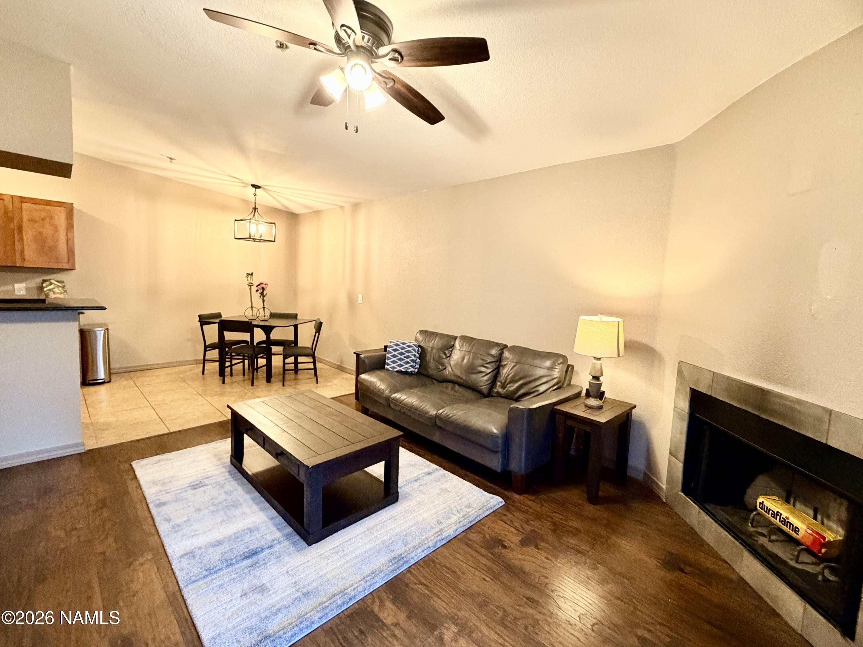 1385 W University Avenue 08-257