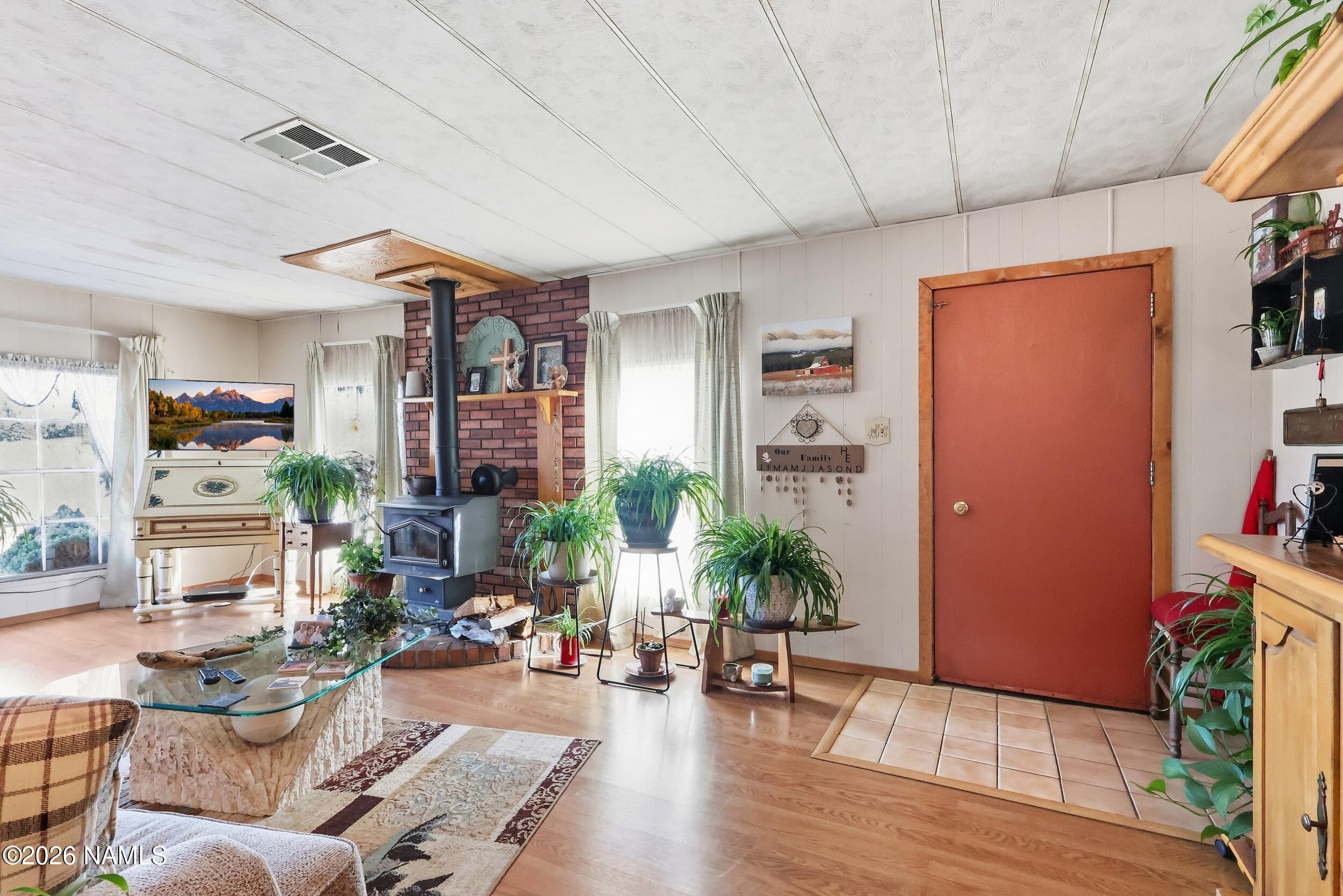 6830 N Highway 180