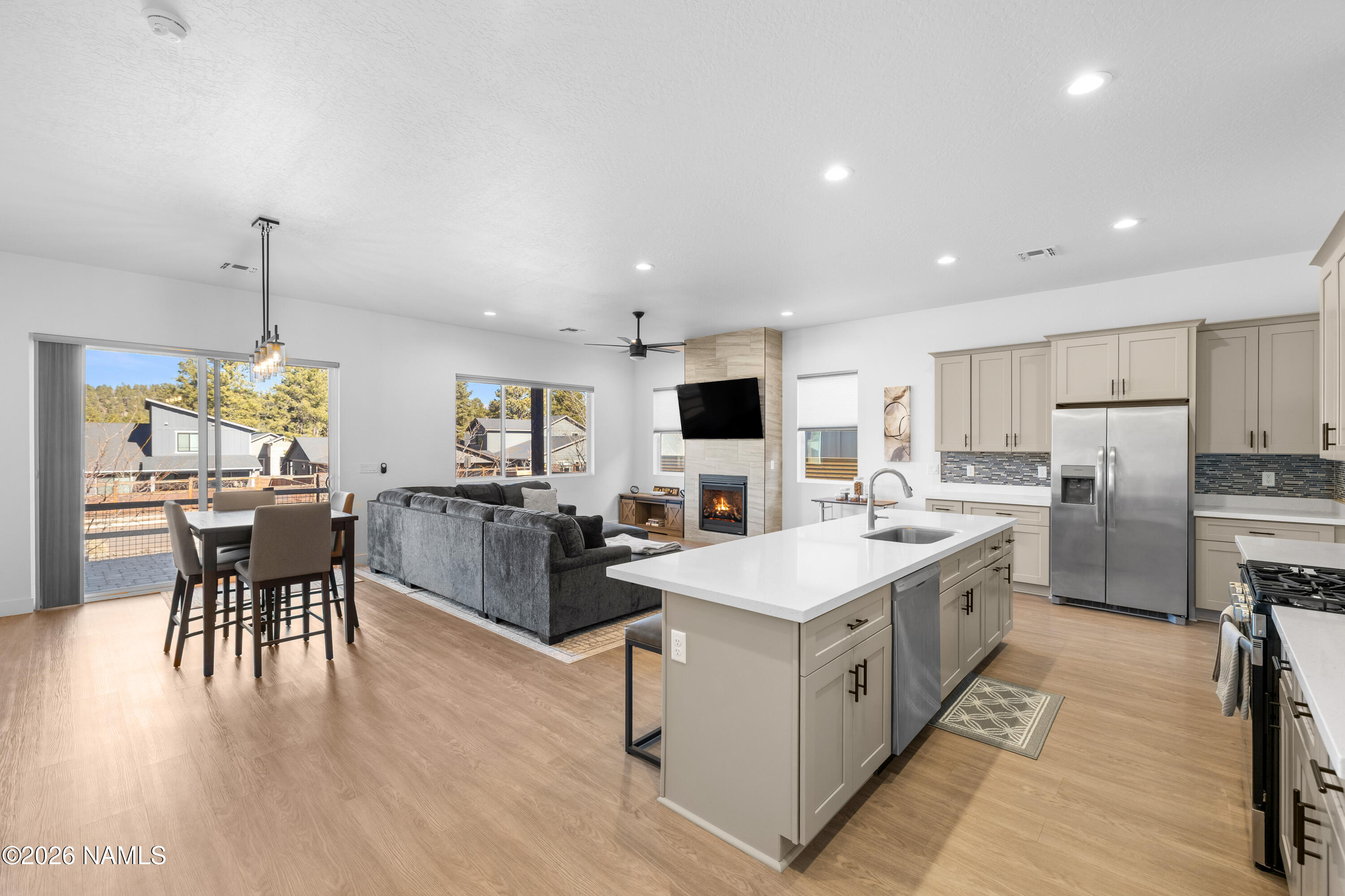 2717 S Vega Street 2