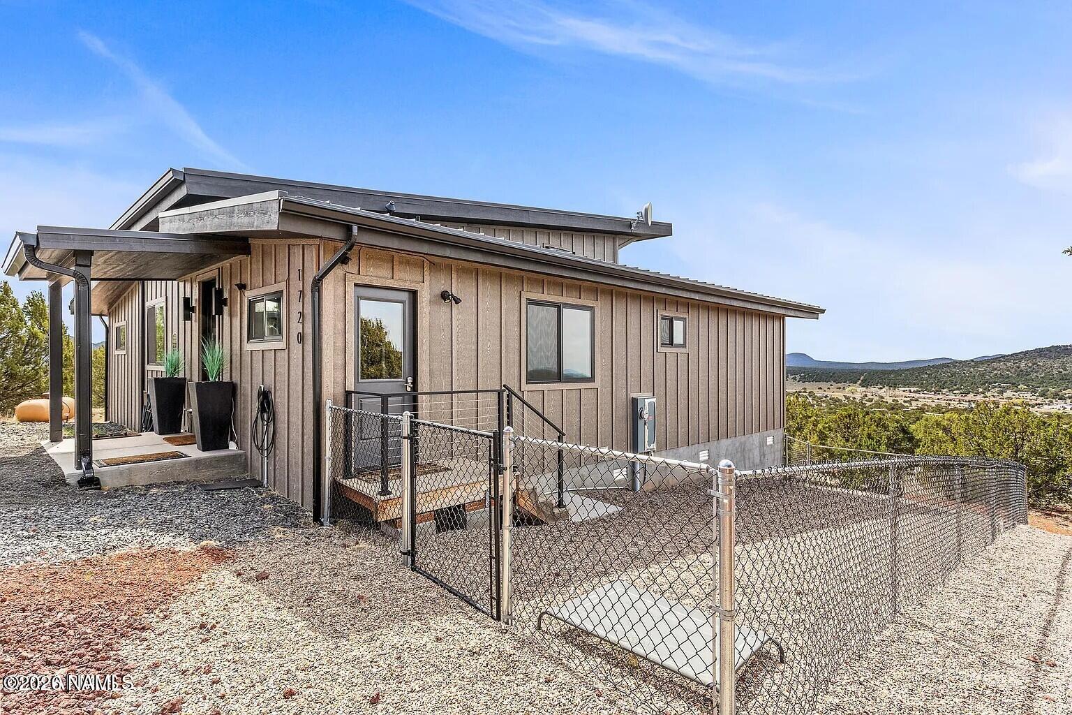 1720 E Sagebrush Road