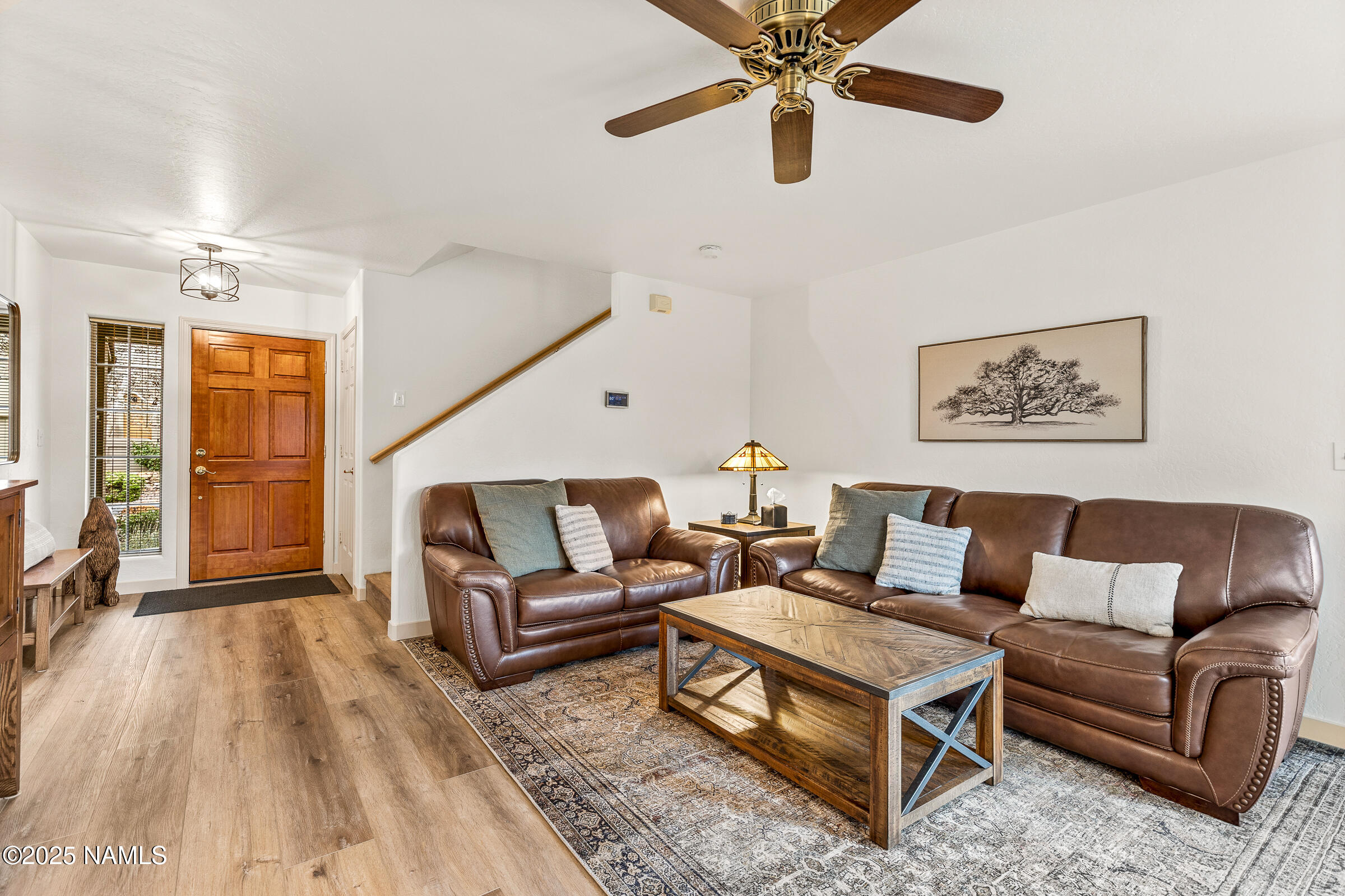 6048 E Mountain Oaks Drive