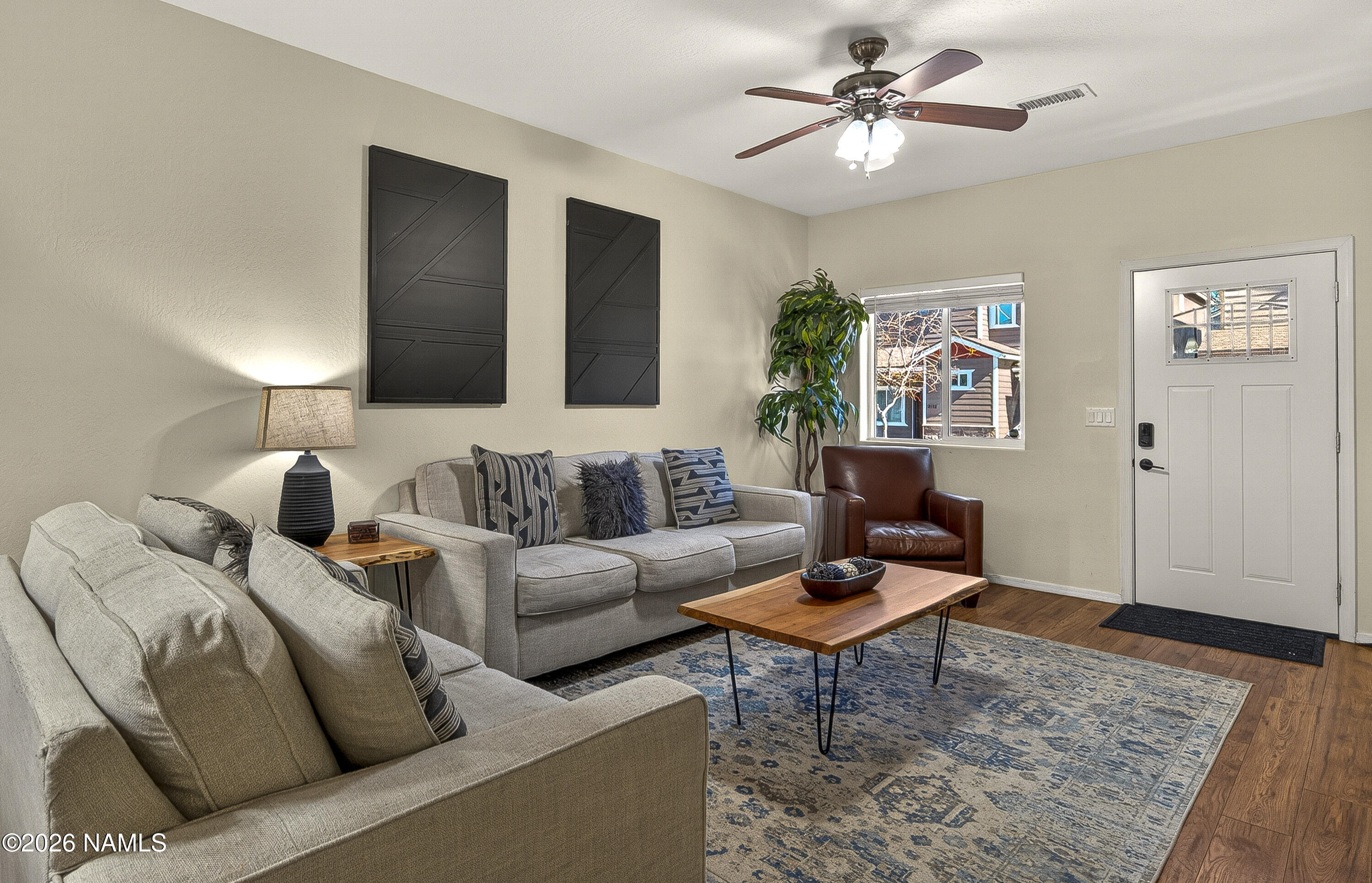 2809 S Limestone Lane