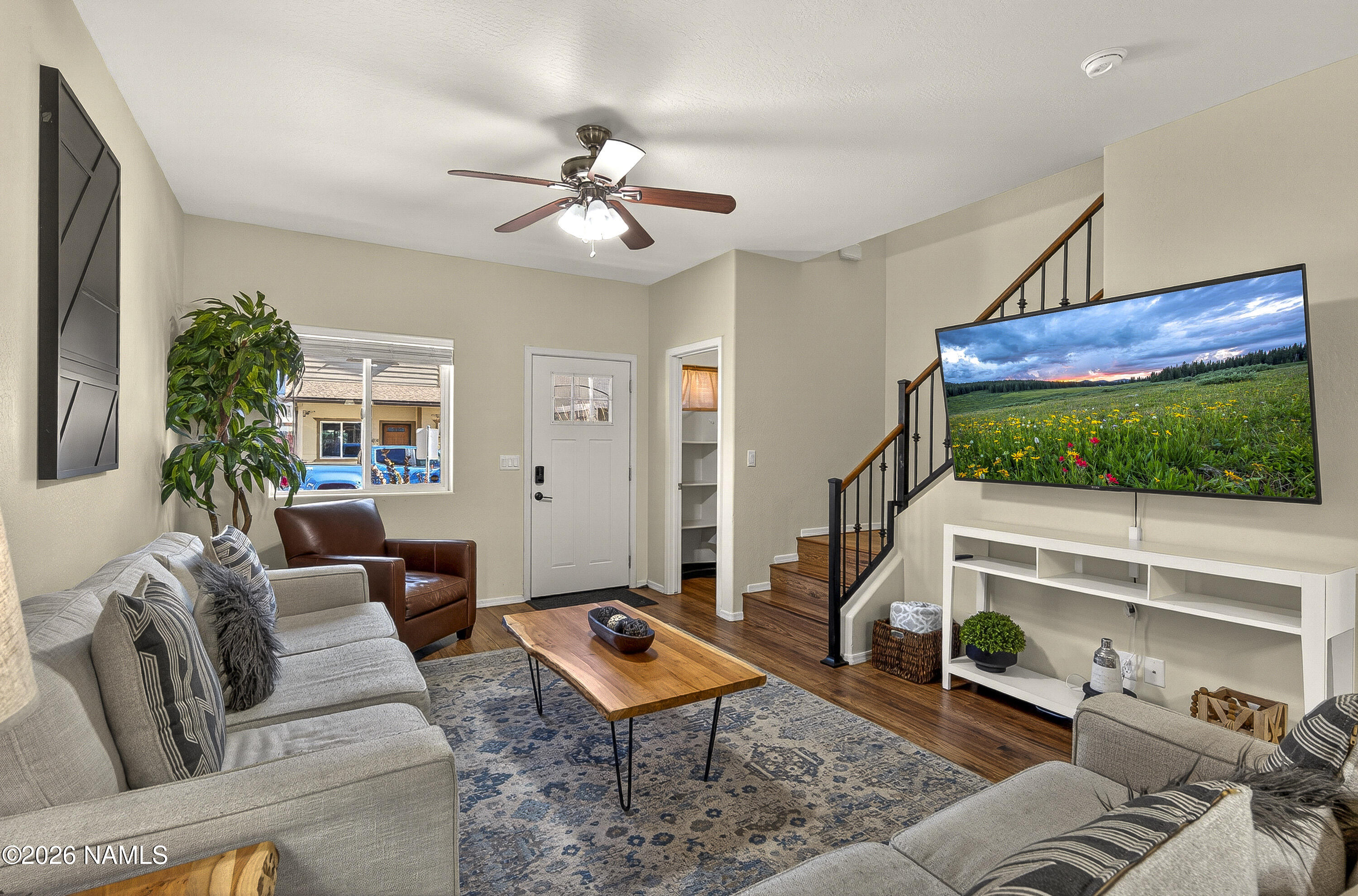 2809 S Limestone Lane