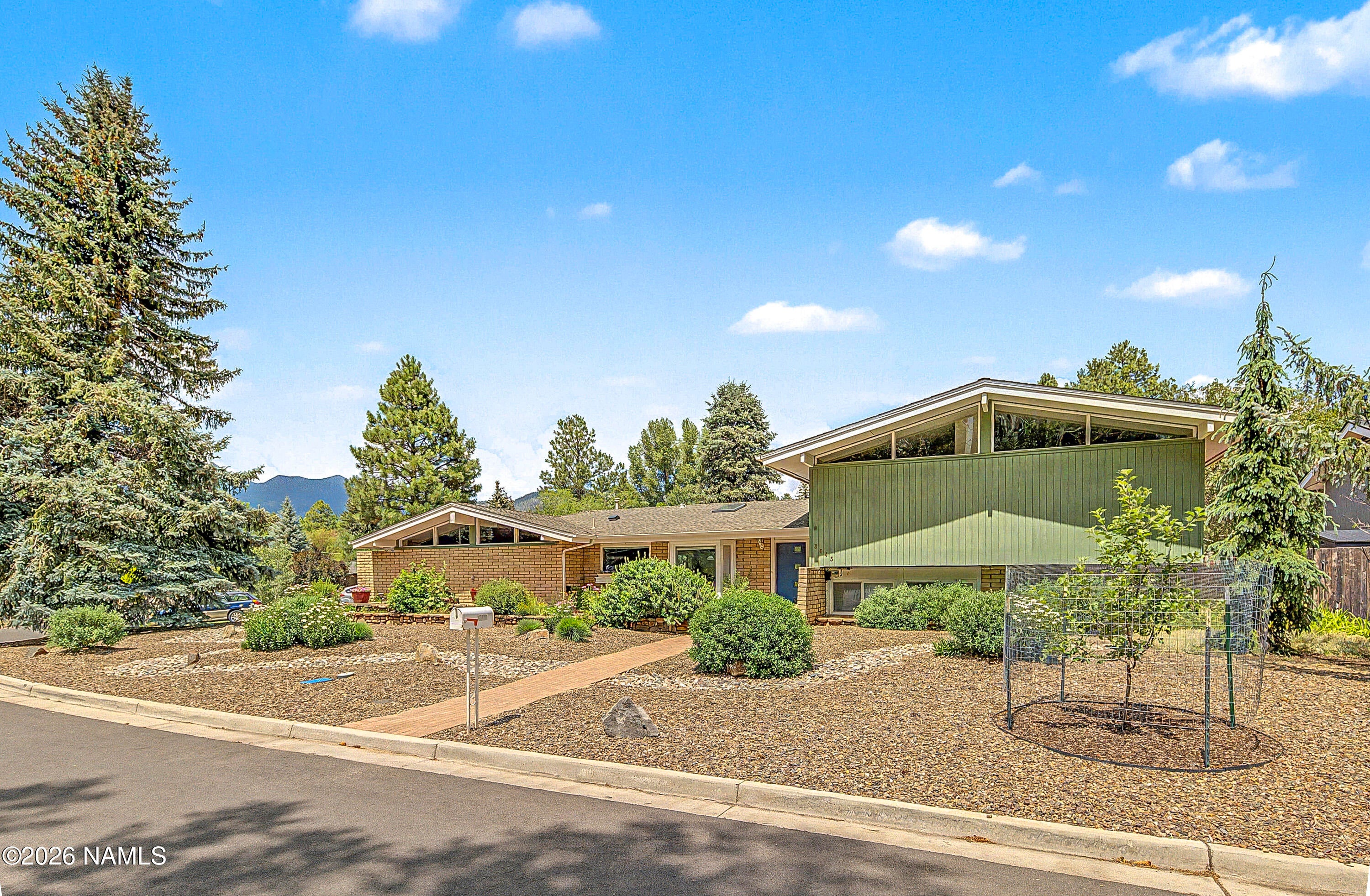 2045 N Crescent Drive