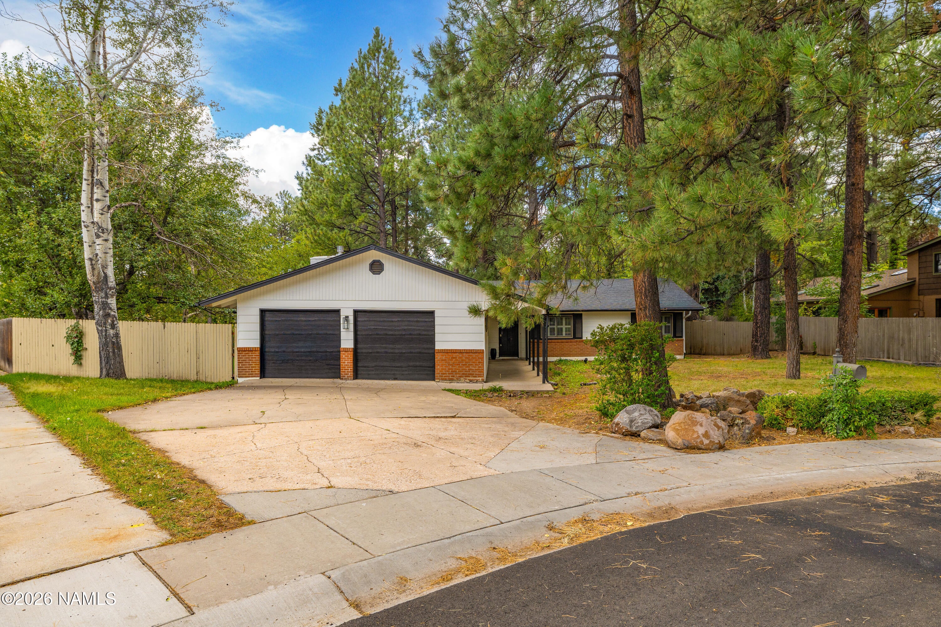 1624 N Aztec Street