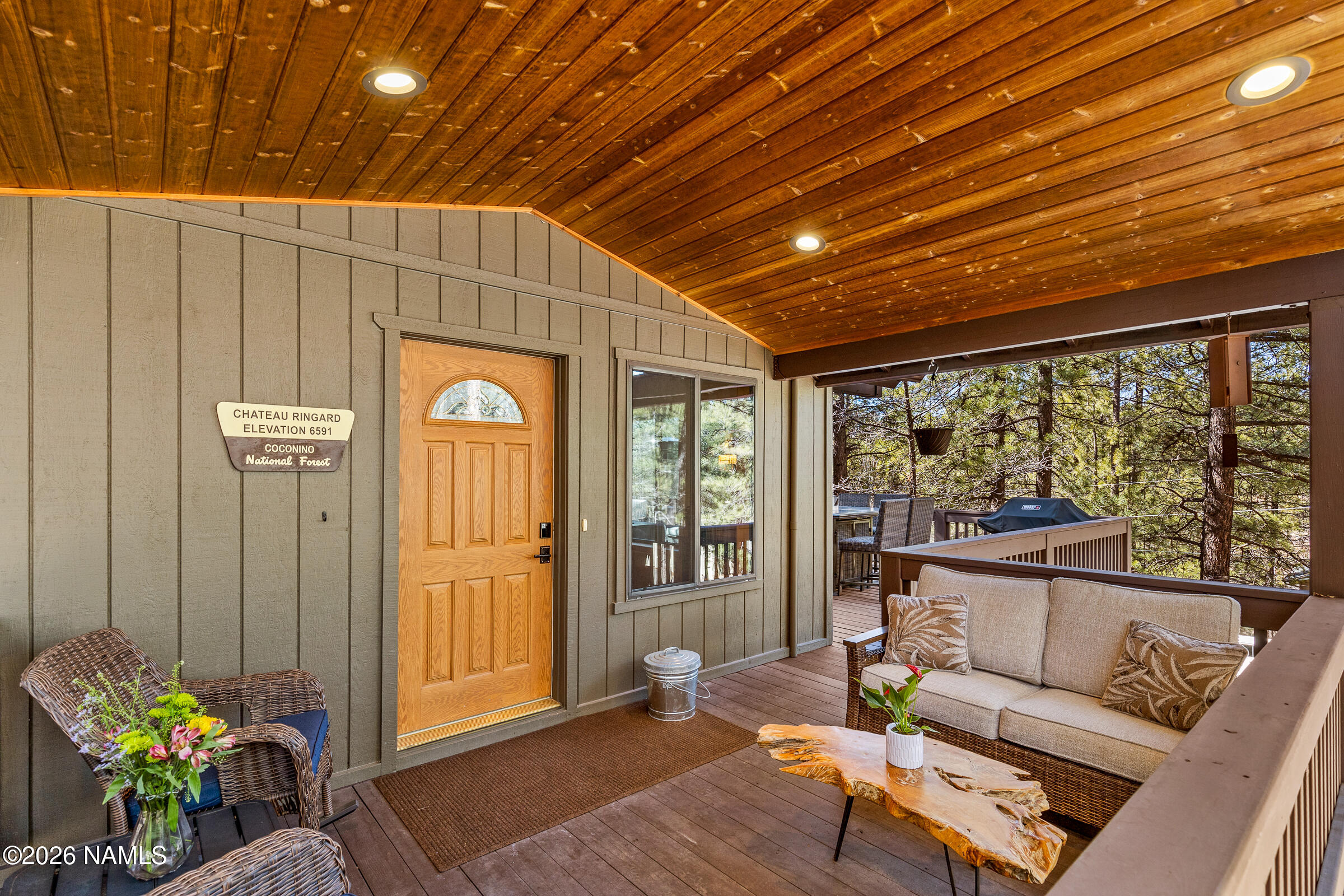 945 E Munds Canyon Road