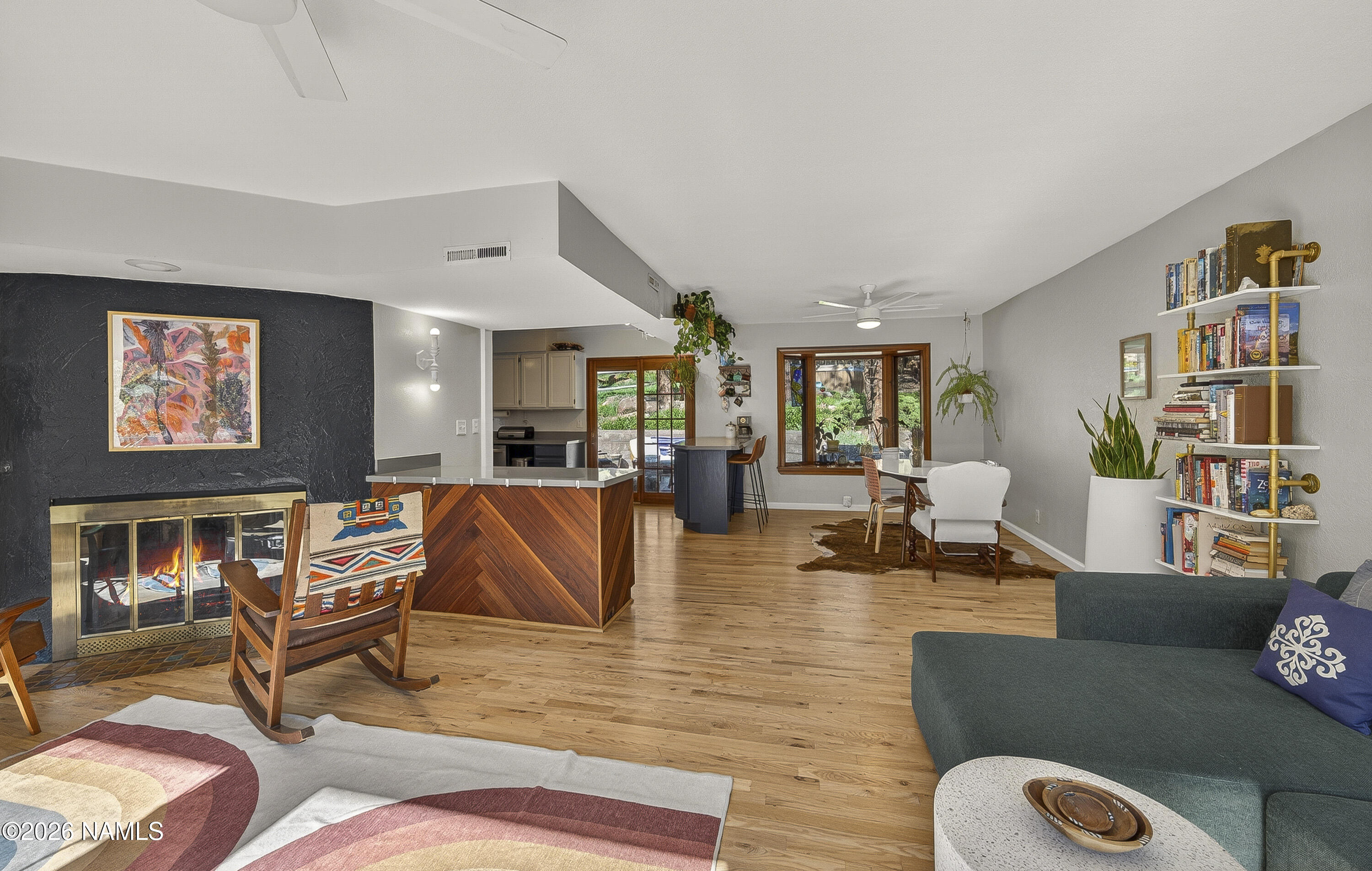 910 N Turquoise Drive