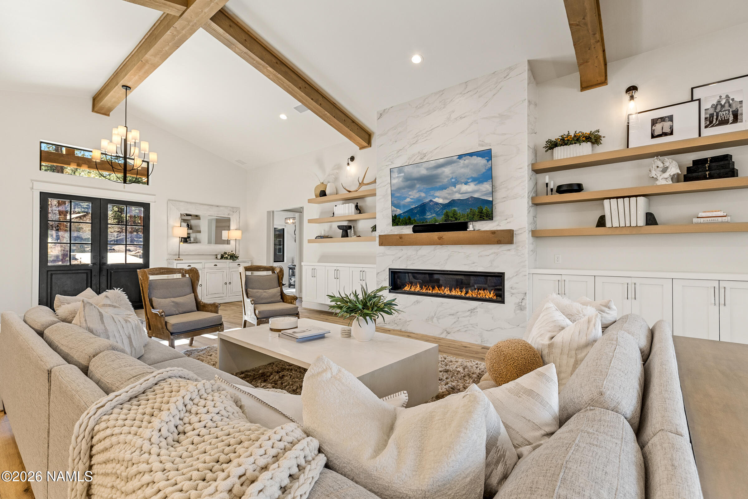 2072 N Cobblestone Circle