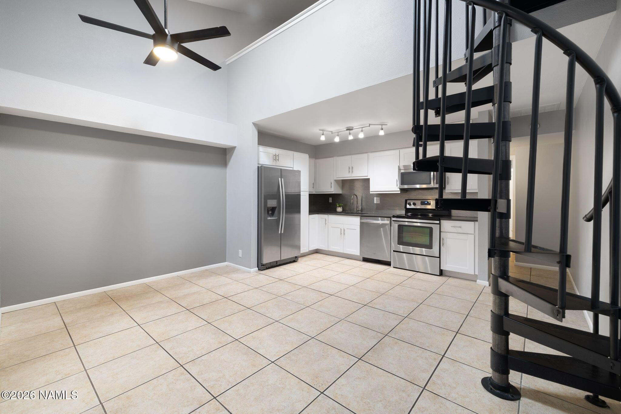 6401 N Saint Nicholas Circle 14