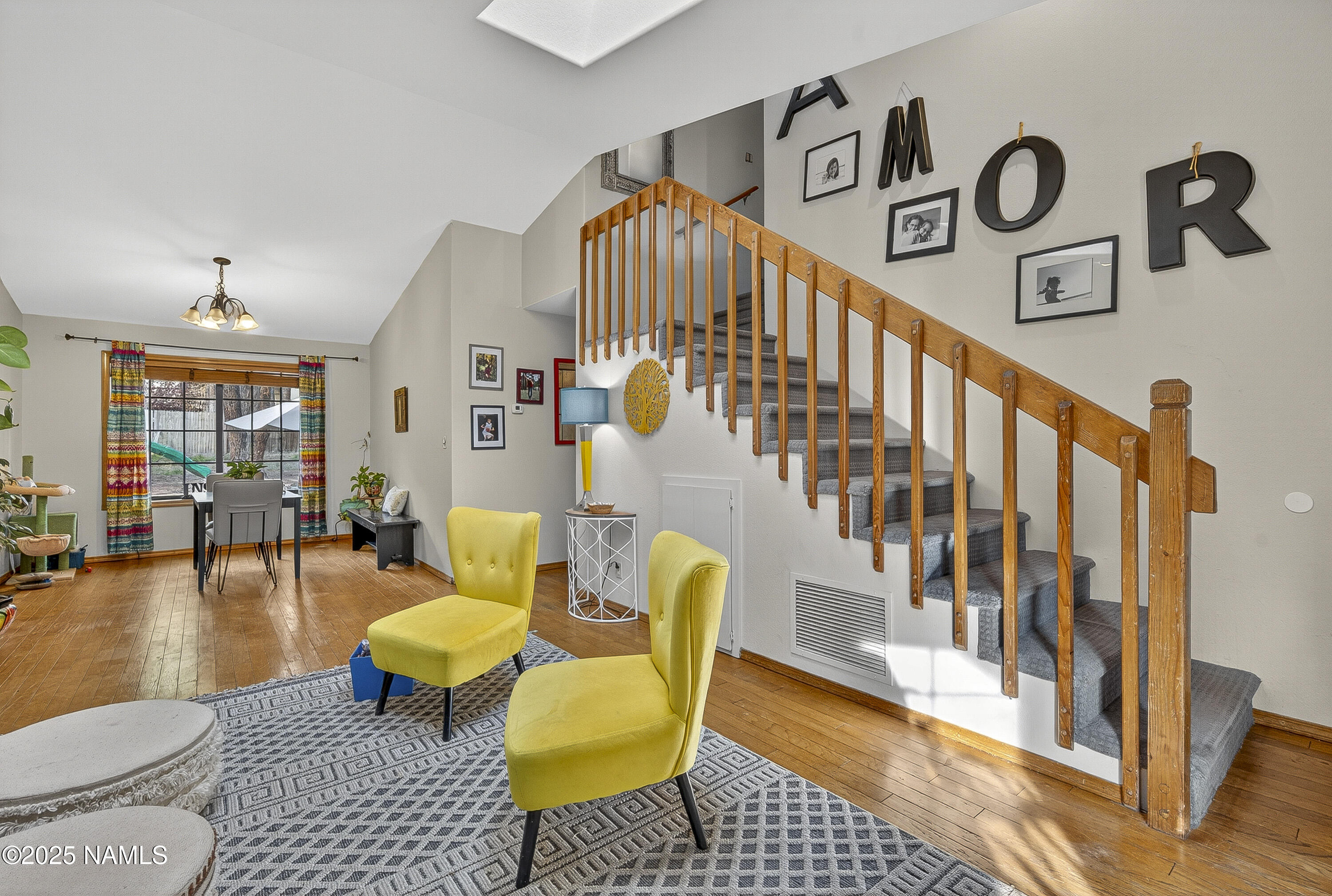 1080 W Ardrey Circle