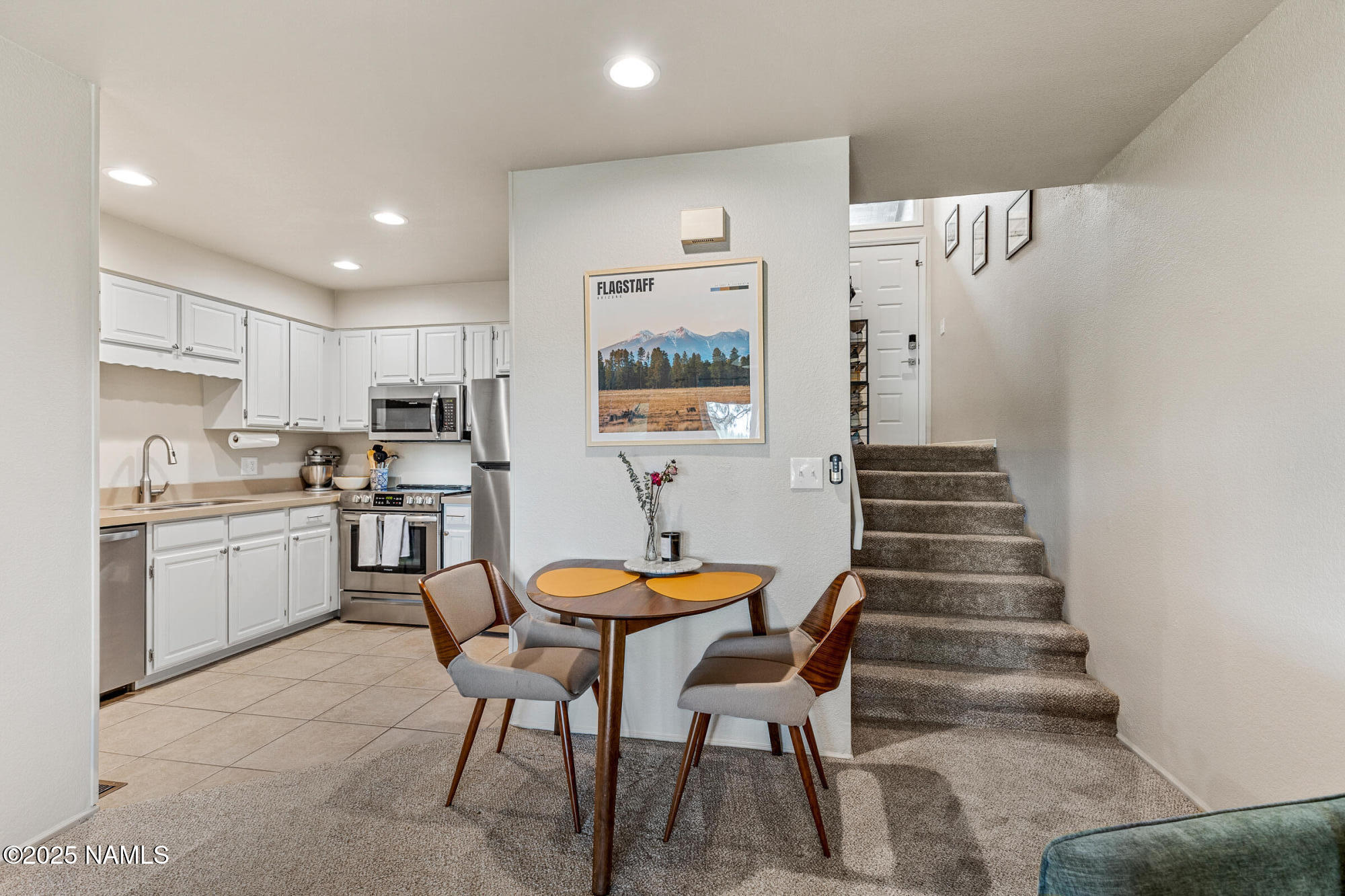 2665 N Valley View Road SE 10127