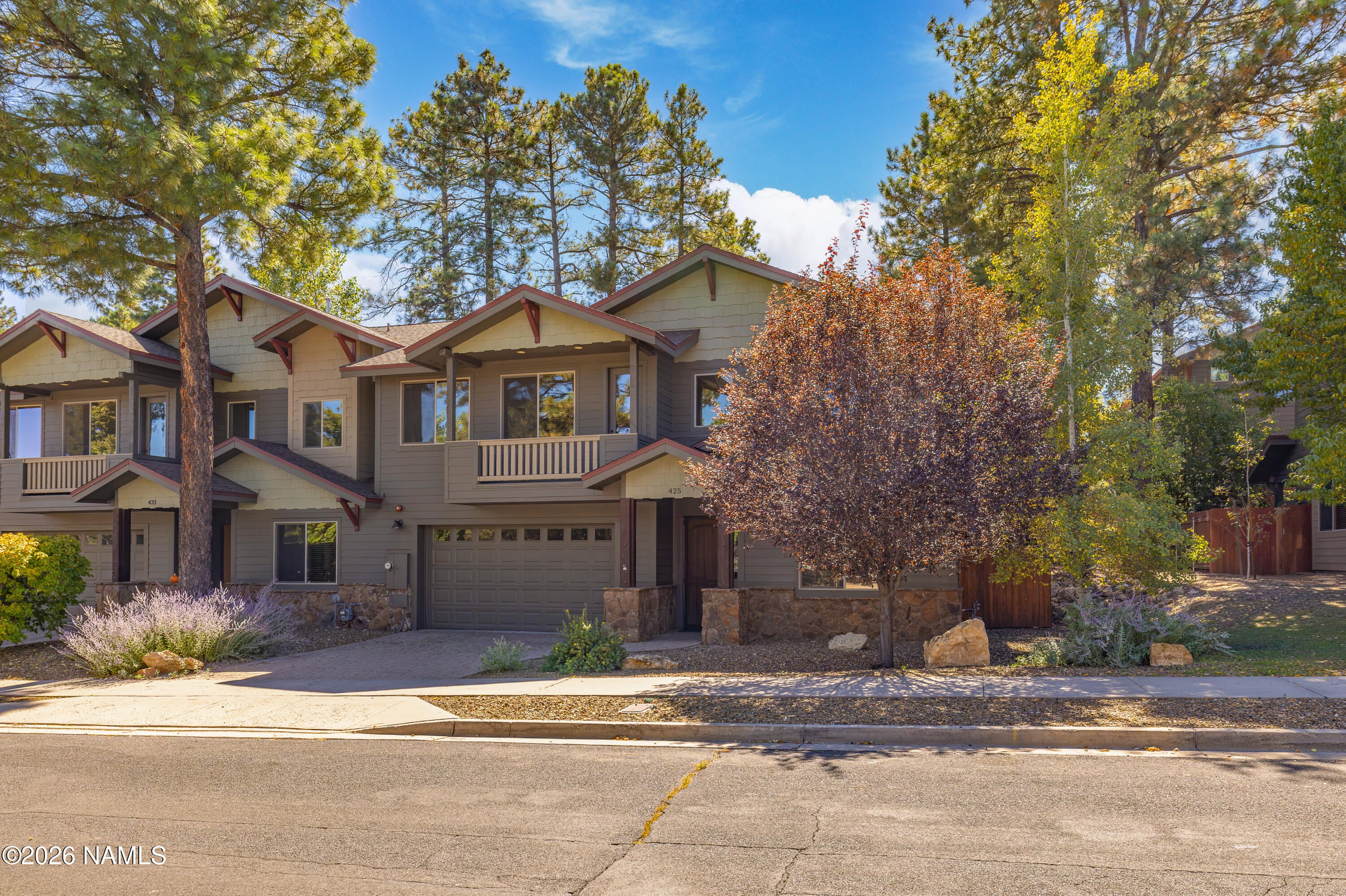 425 E Woodland Drive