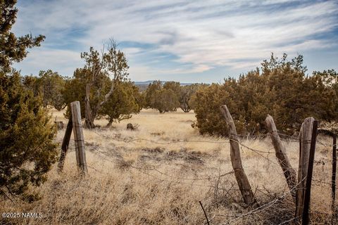 Photo of Flagstaff, AZ 86004 (MLS # 200104)