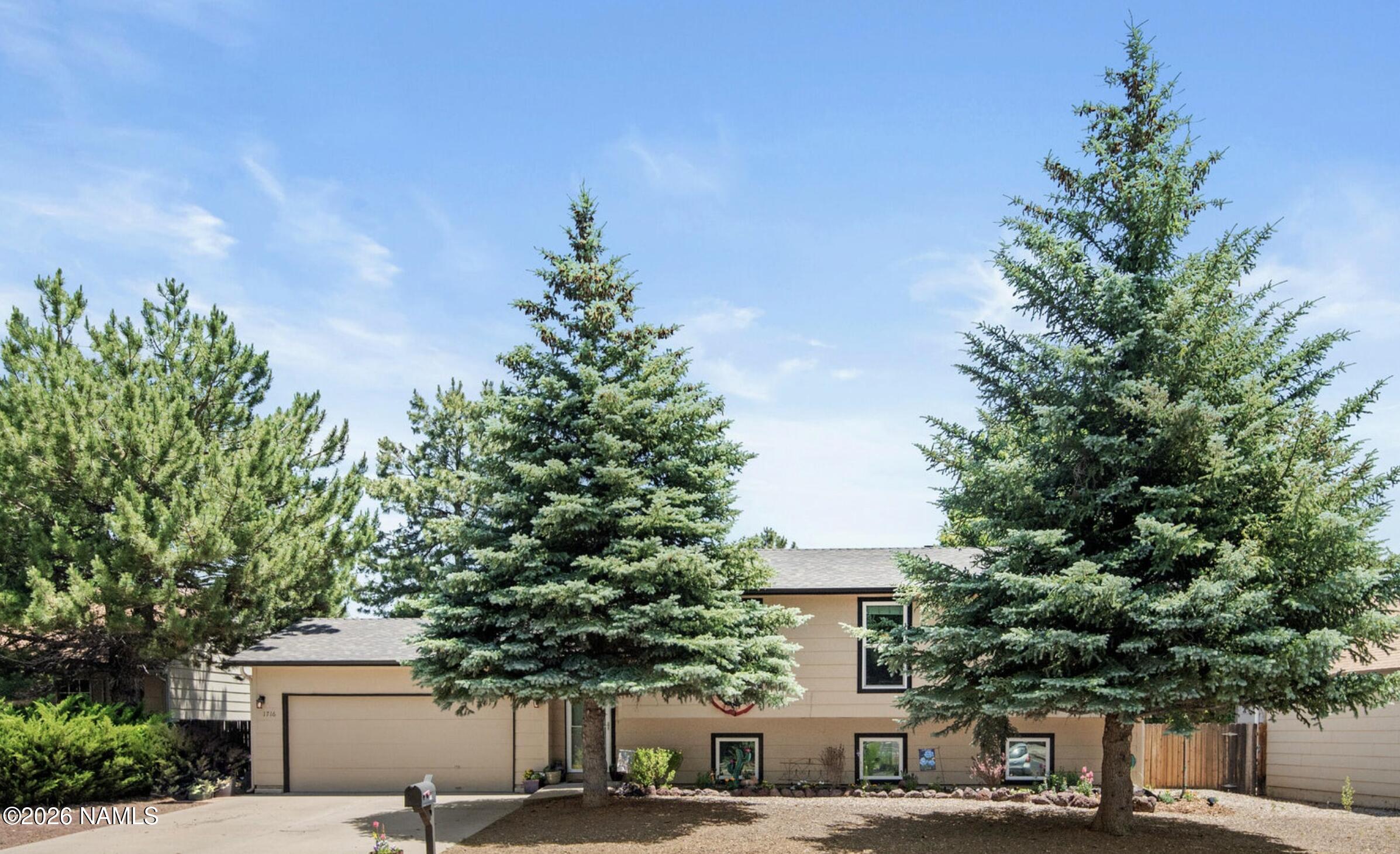 1716 N Foxglenn Street