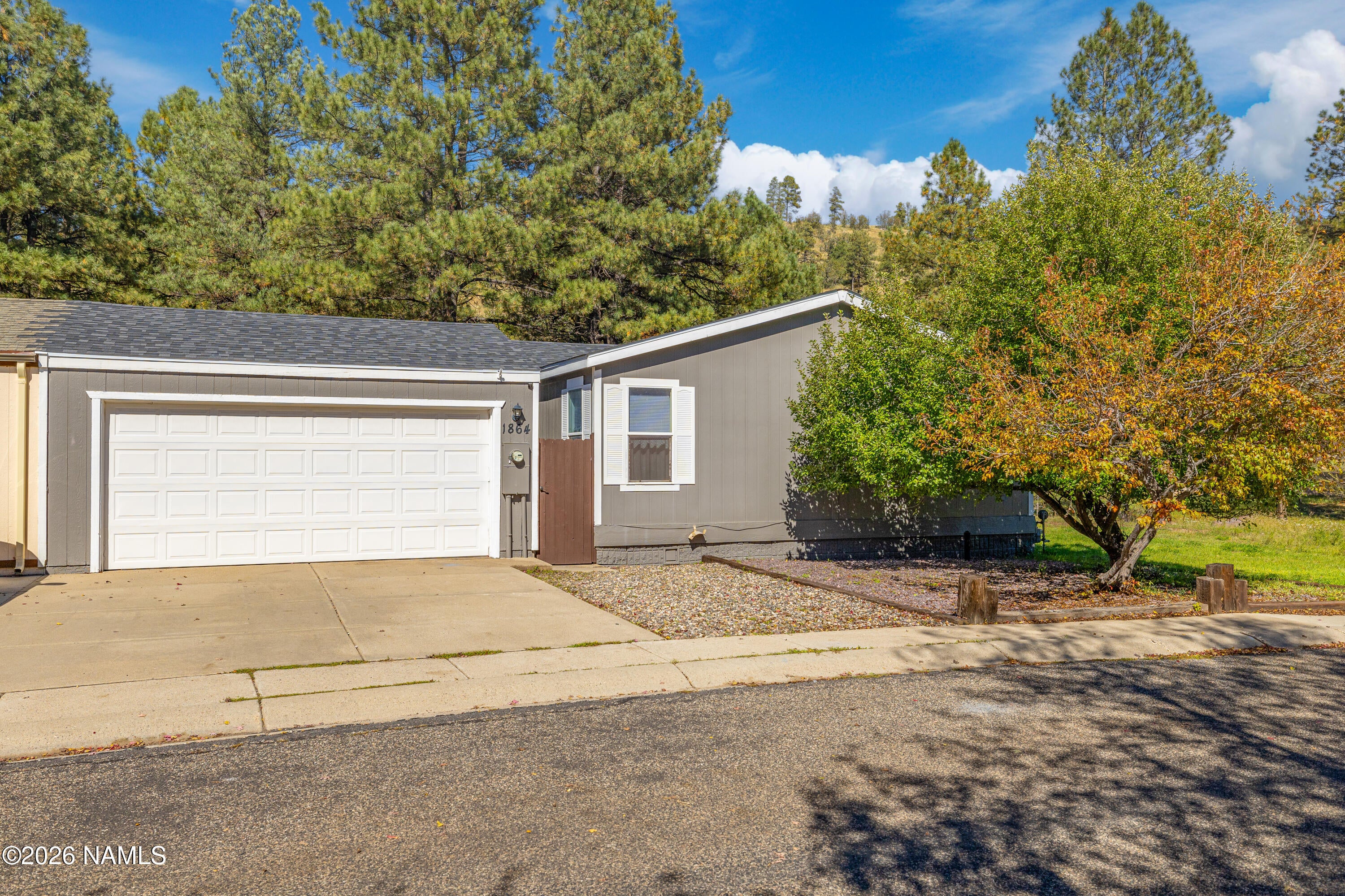 1864 W Shellie Drive