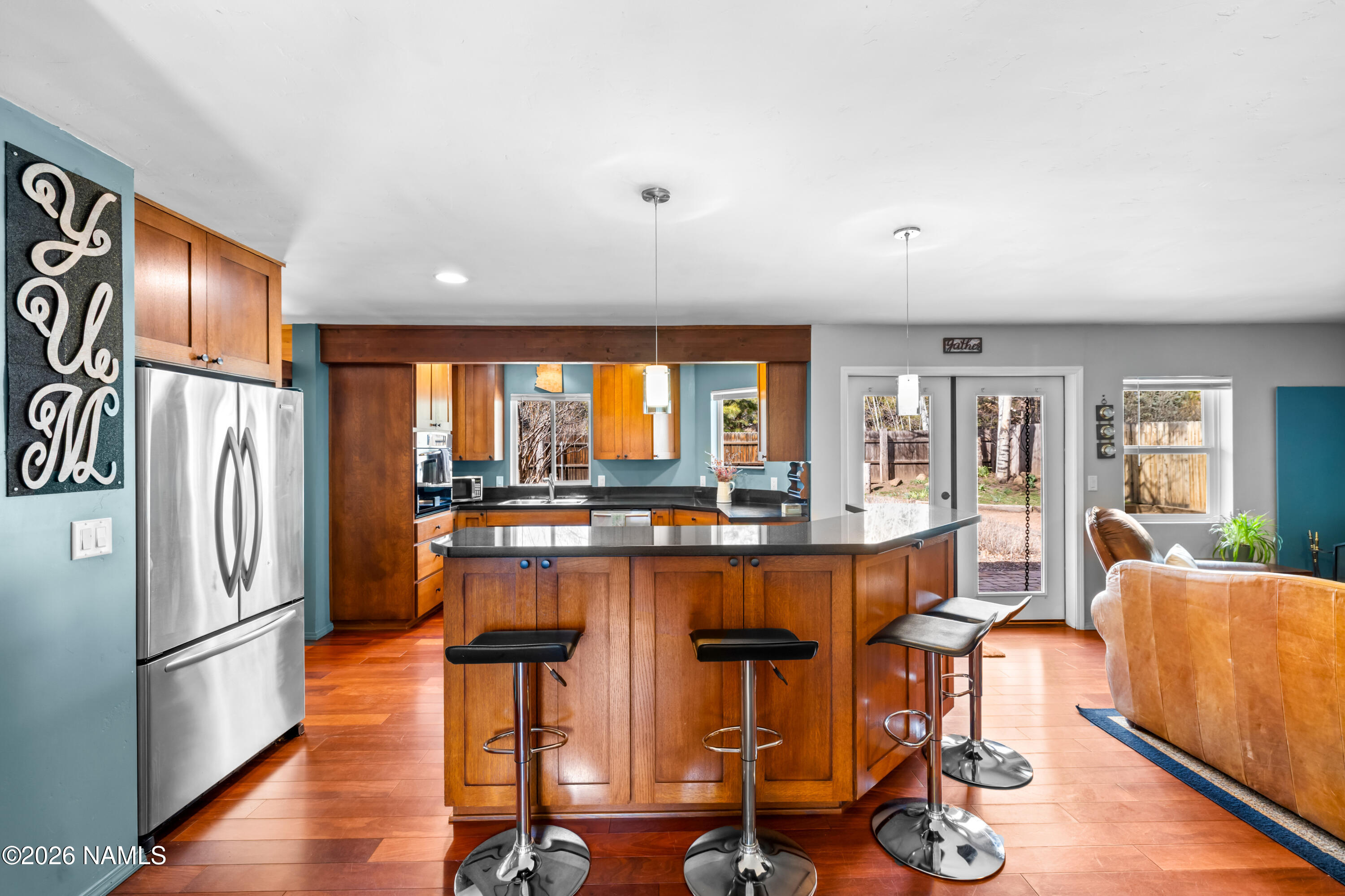 3612 W Mountain Drive