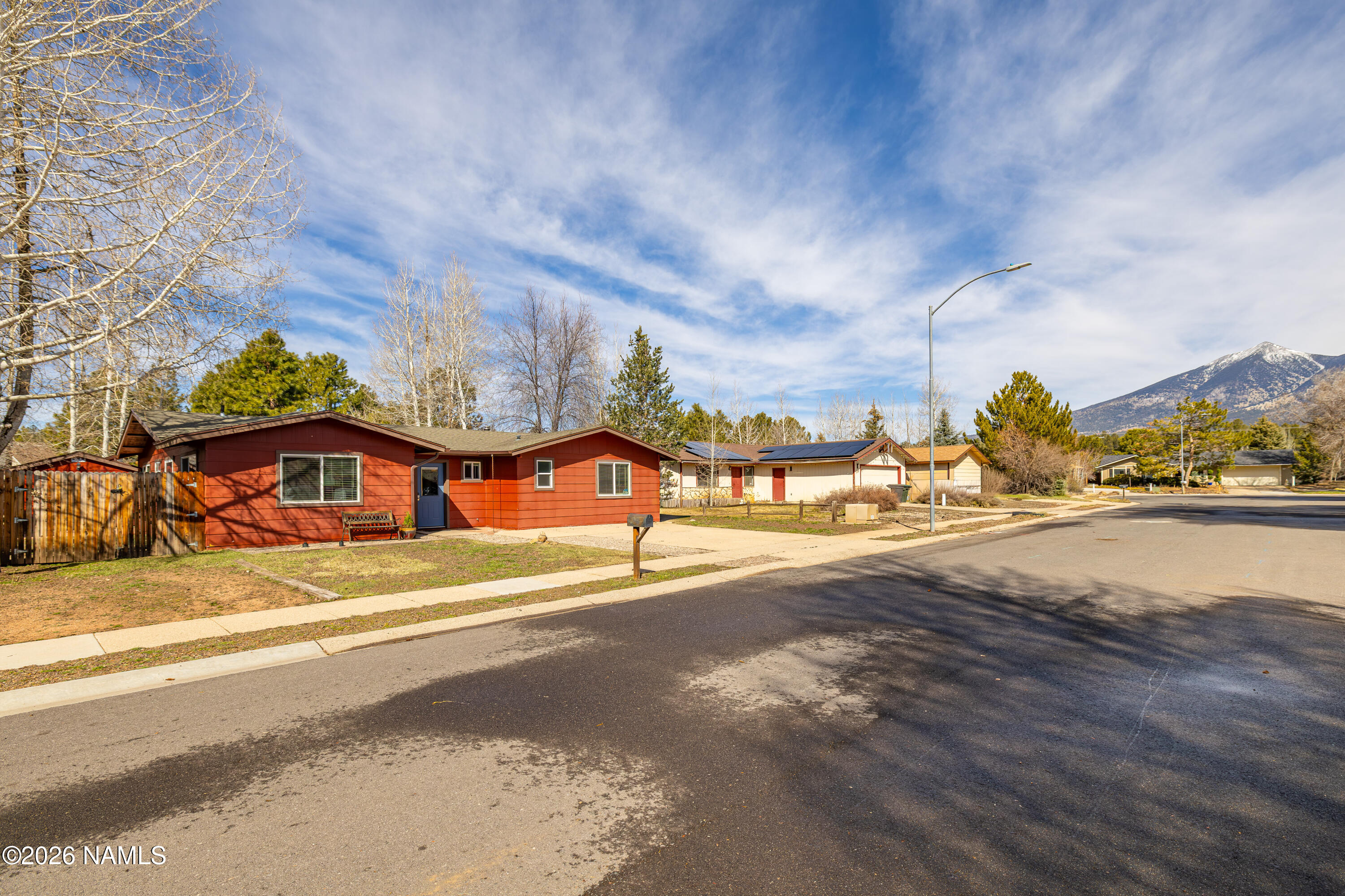 3612 W Mountain Drive