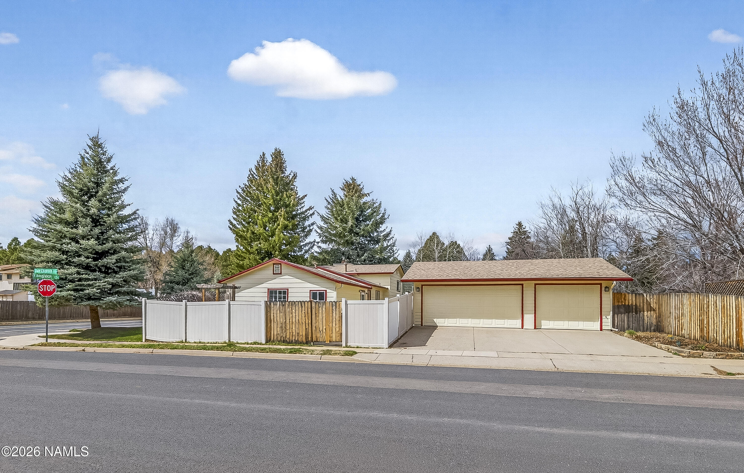 1500 N Foxglenn Street