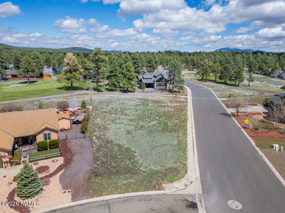 2682 W Highland Meadows Drive