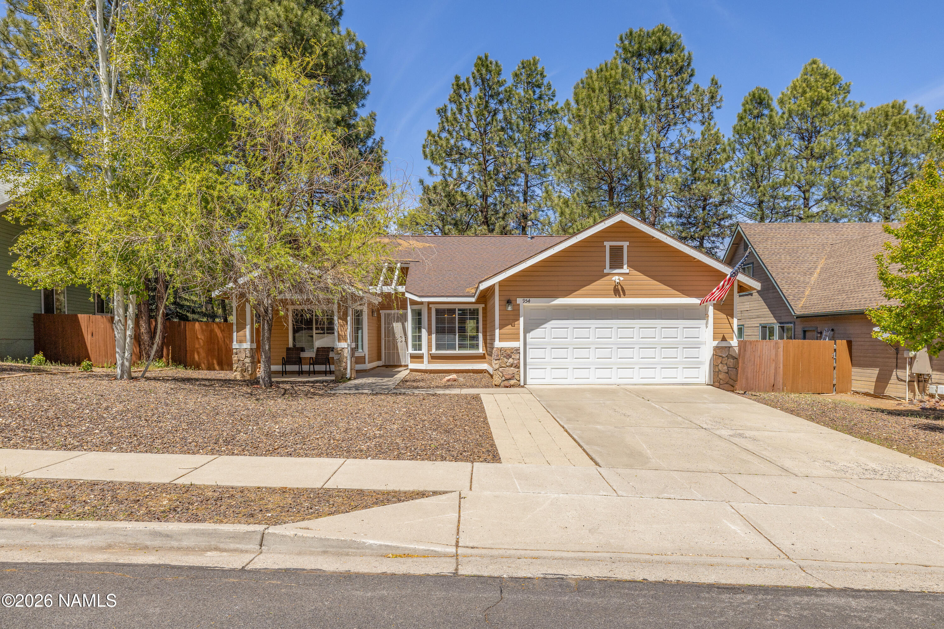 954 W Lil Ben Trail