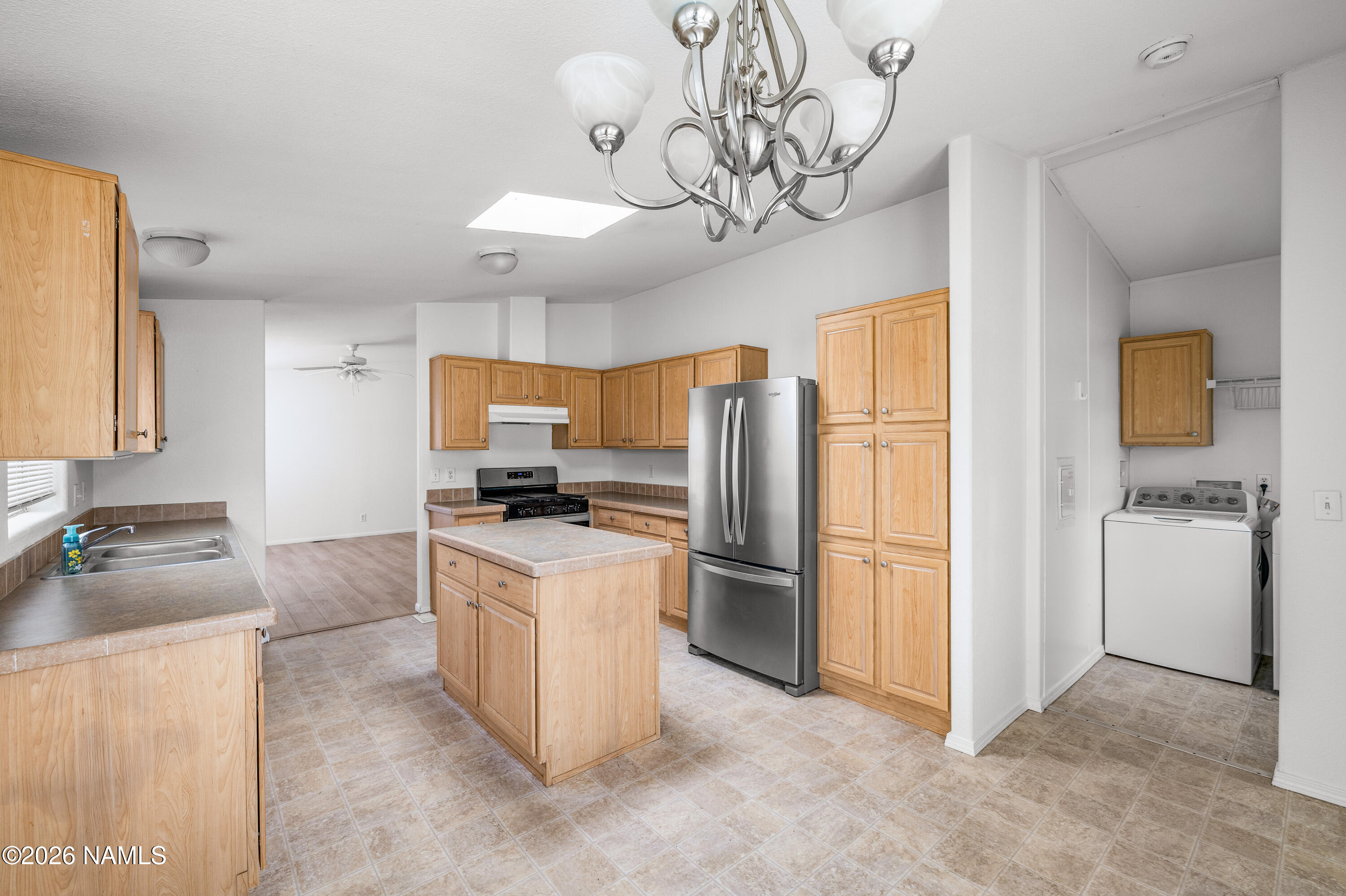 1675 W Sherrie Drive