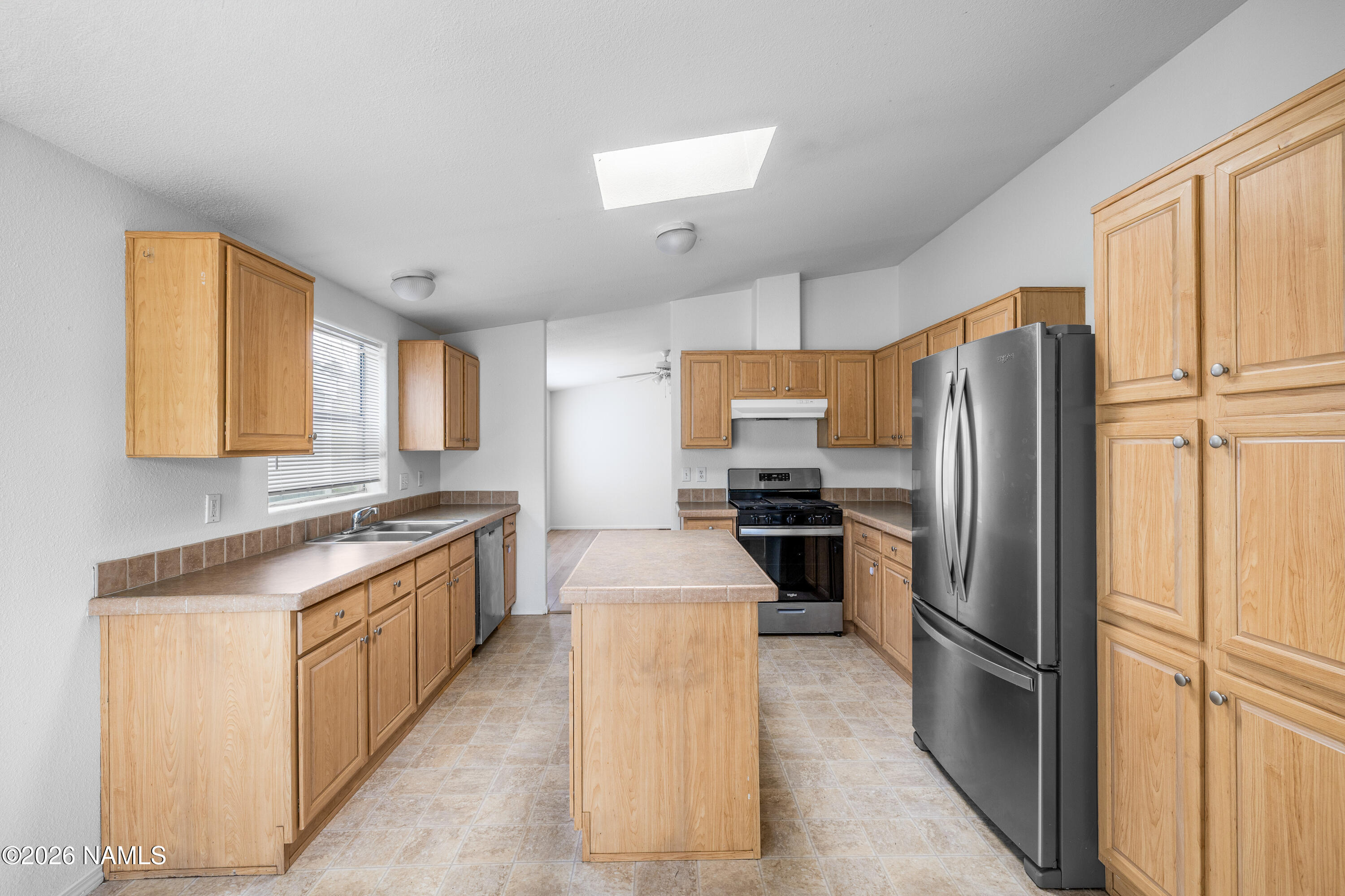 1675 W Sherrie Drive