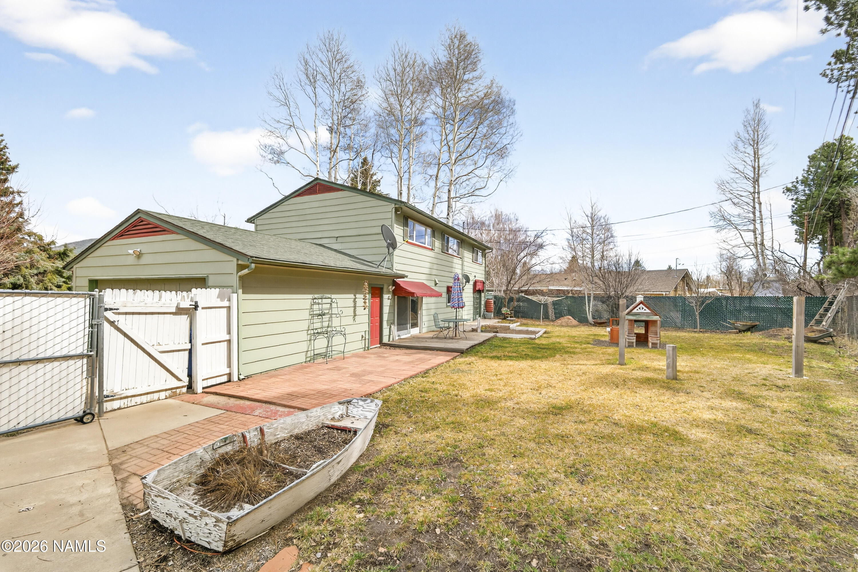 2042 N Crescent Drive