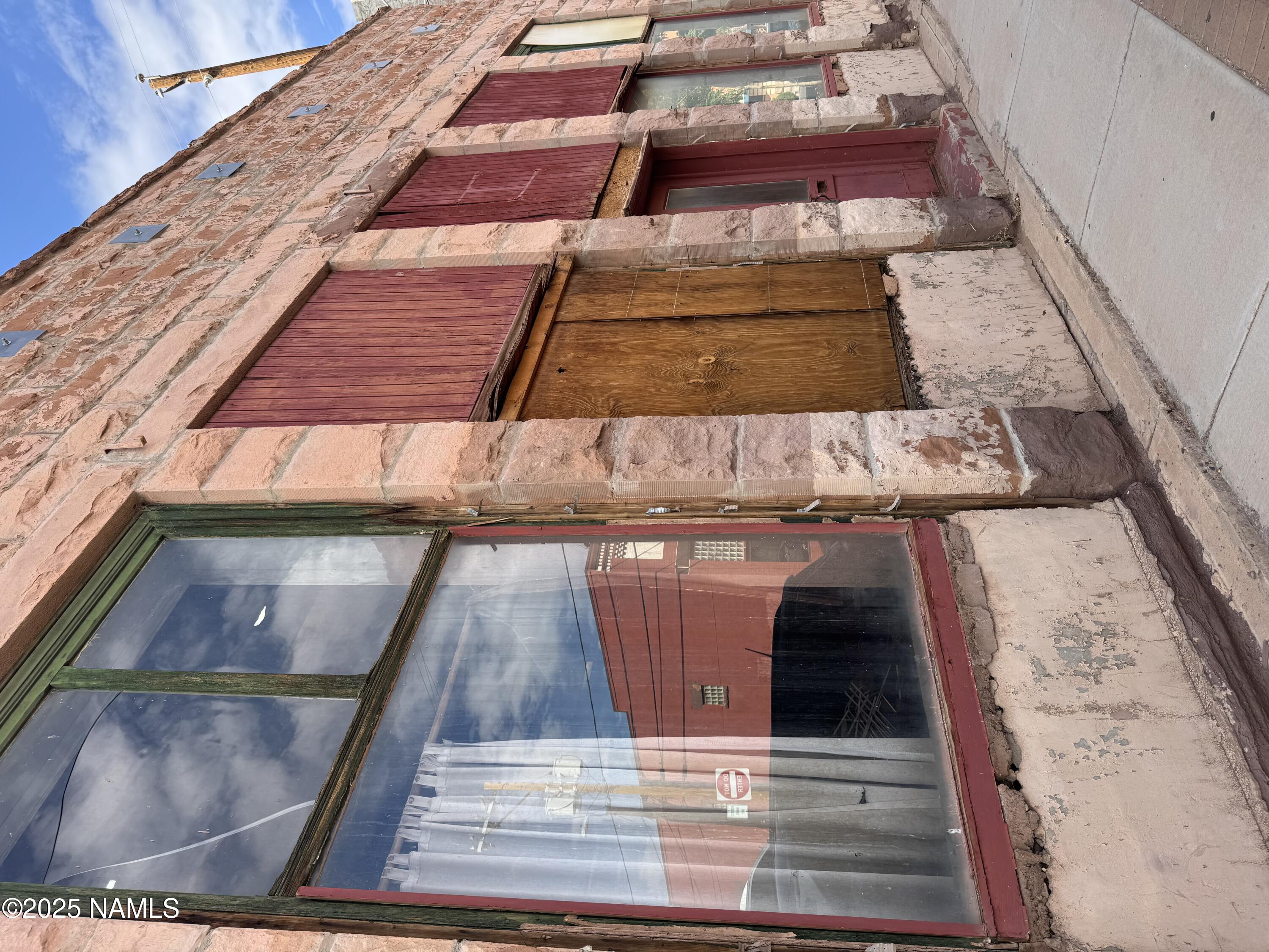 109 N Kinsley Avenue