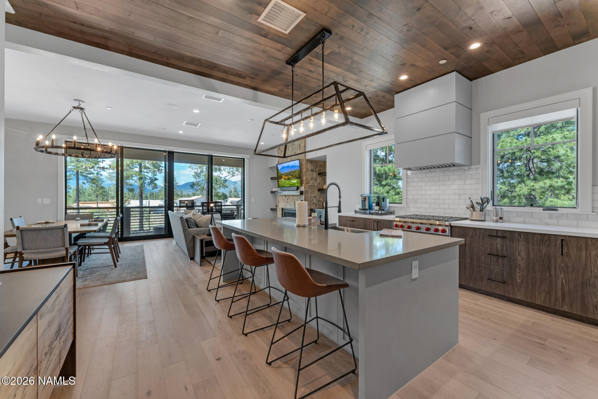 1717 E Bent Tree Circle 44