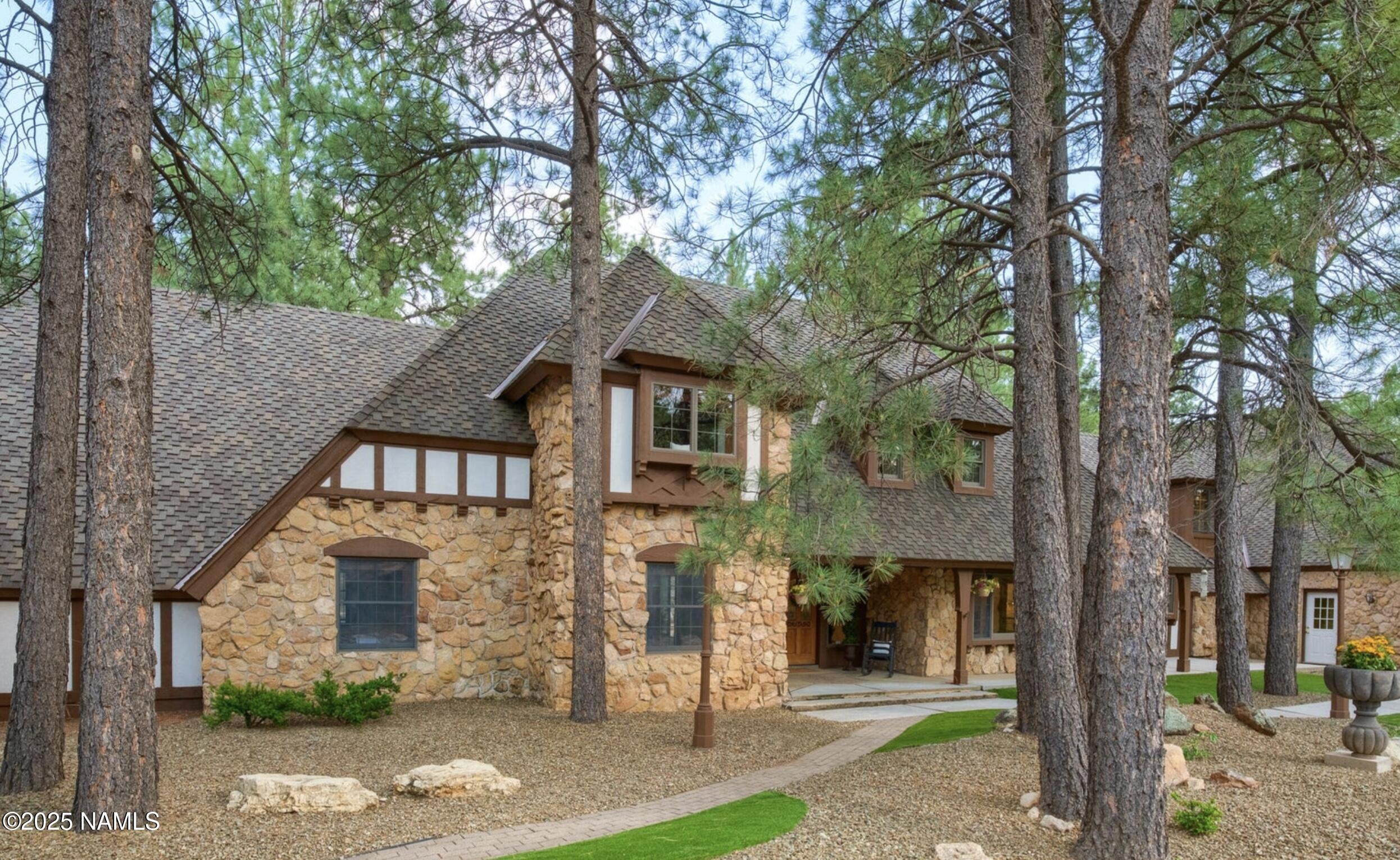 4927 E Mount Pleasant Drive