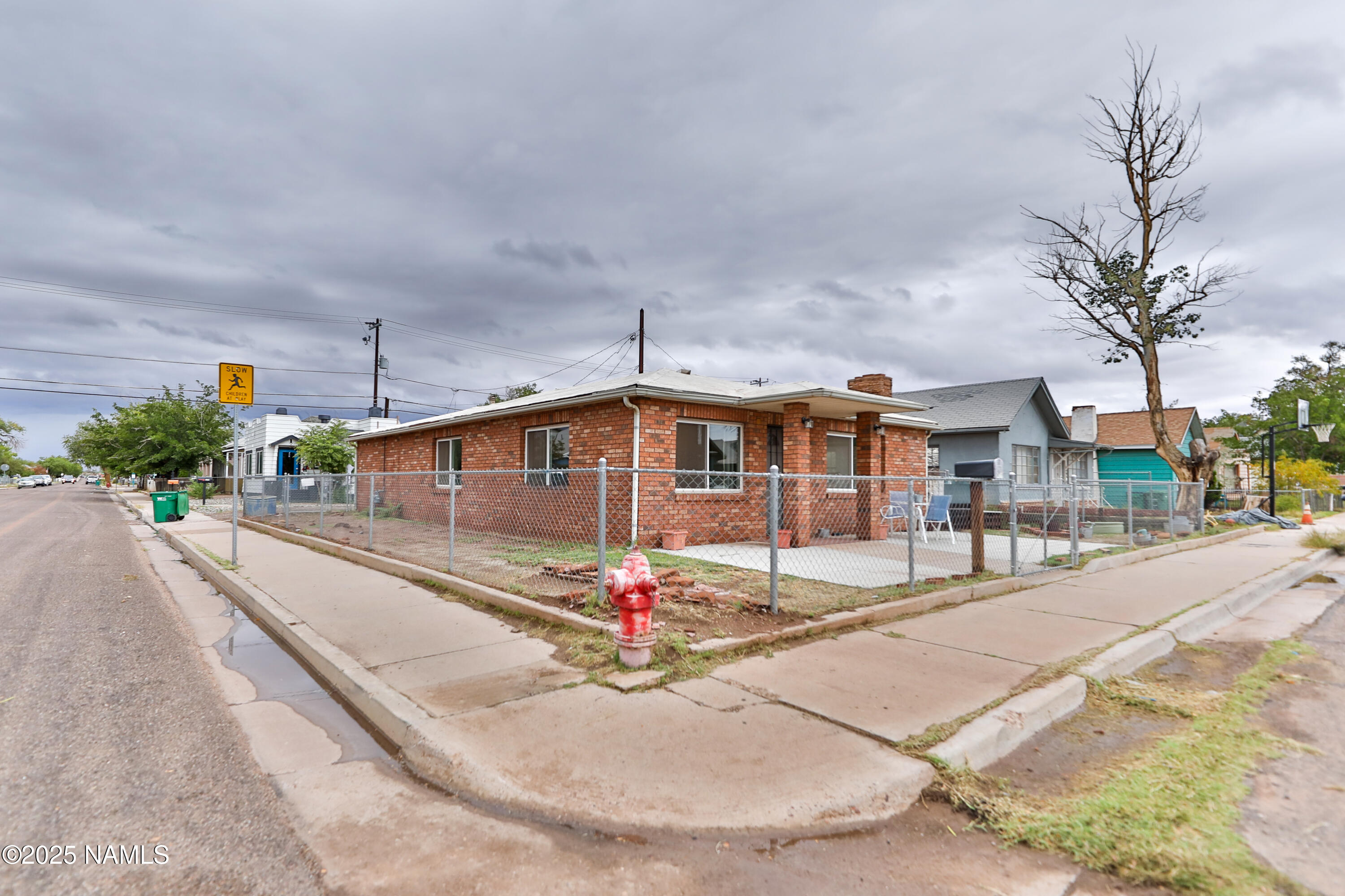 401 N Kinsley Avenue