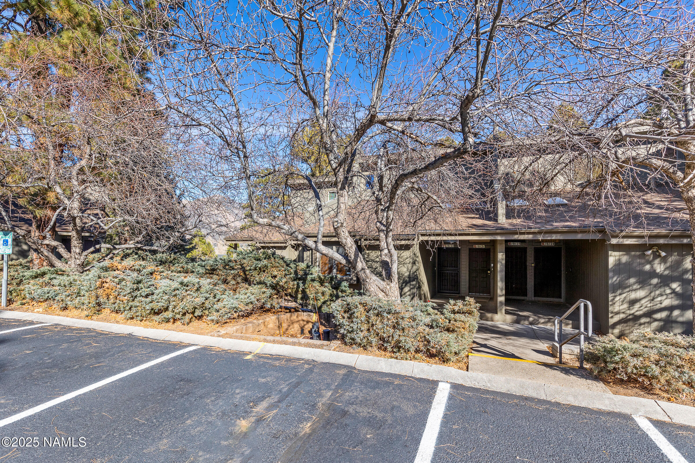 2665 N Valley View Road 10121