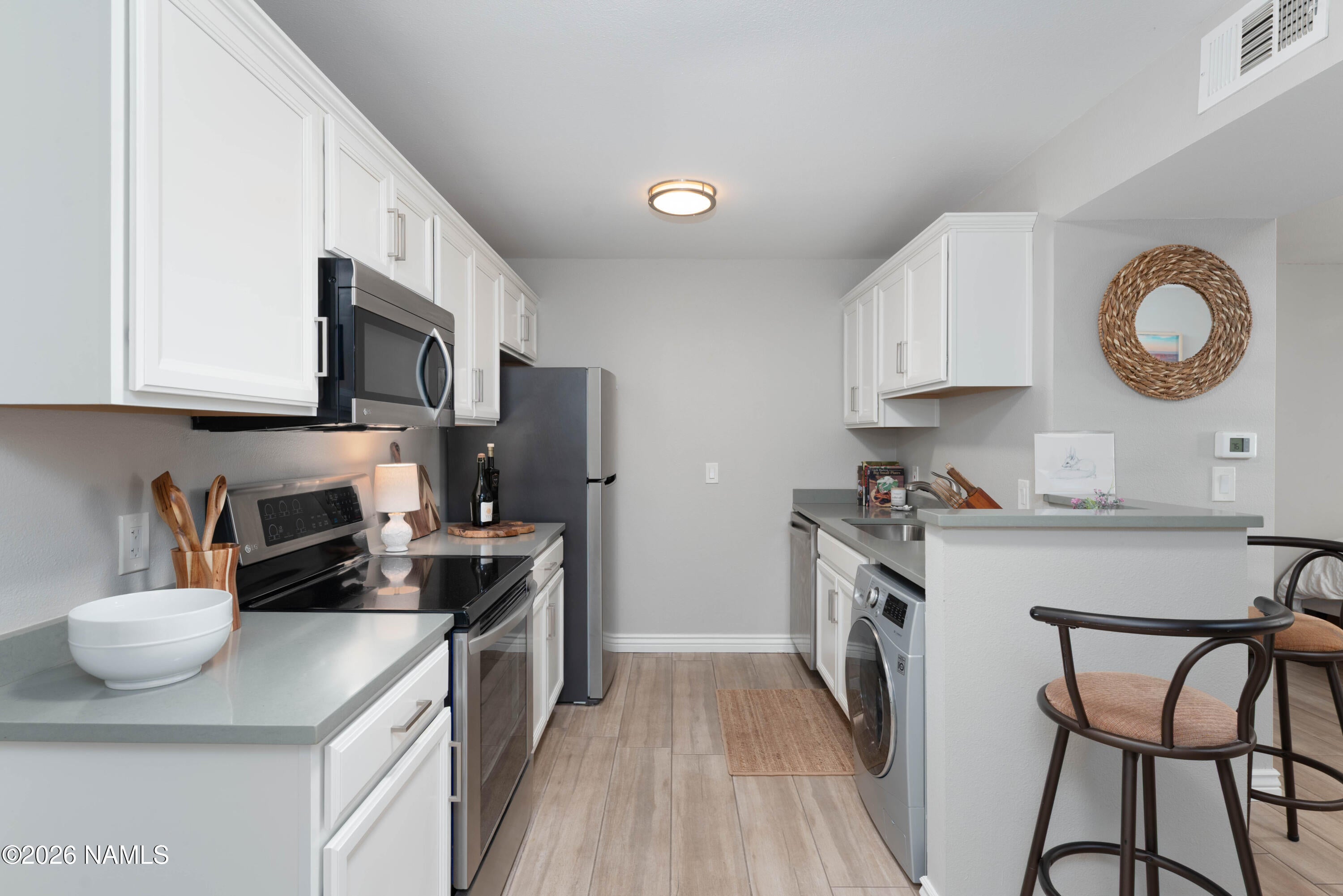 1185 W University Avenue 19-156