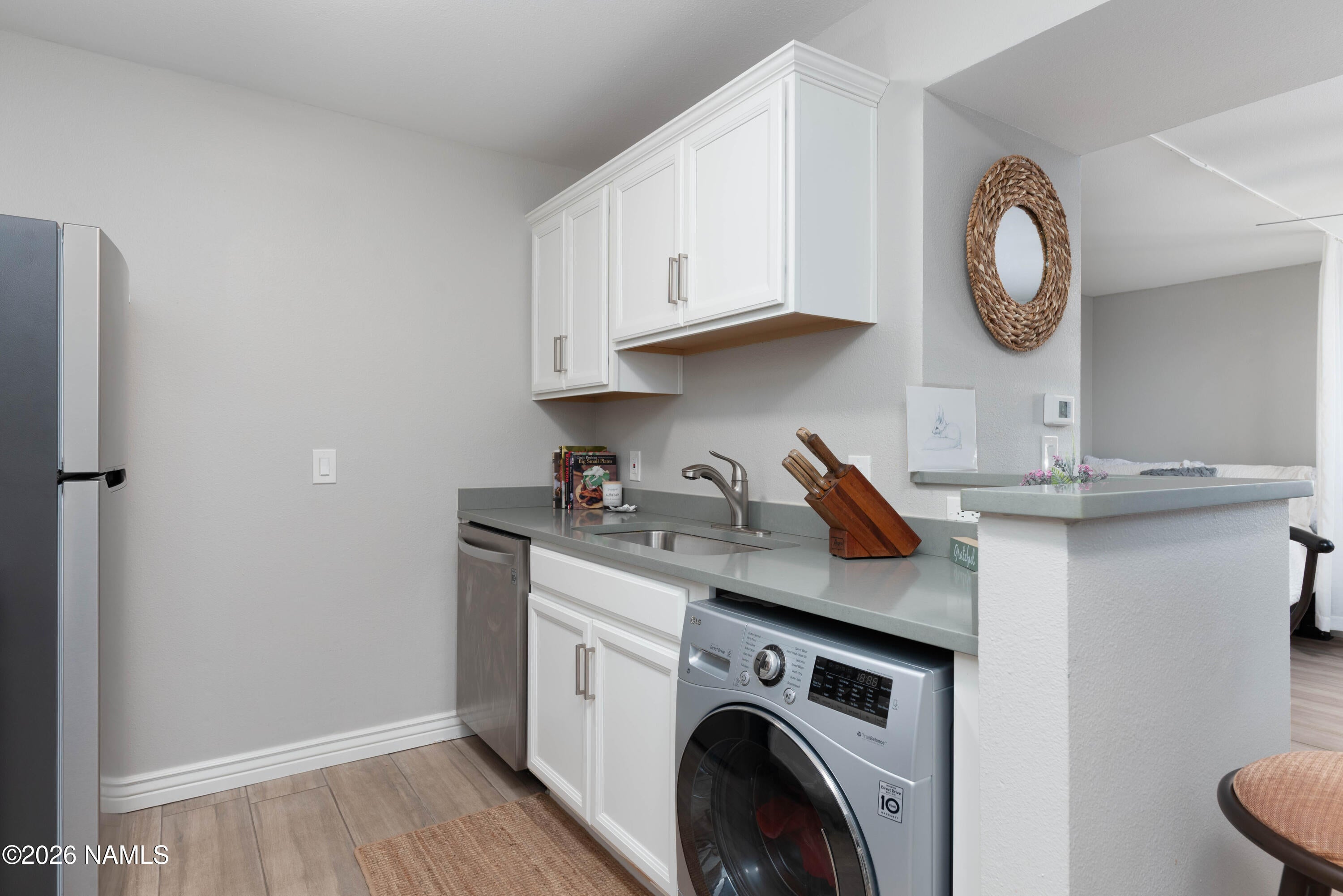 1185 W University Avenue 19-156