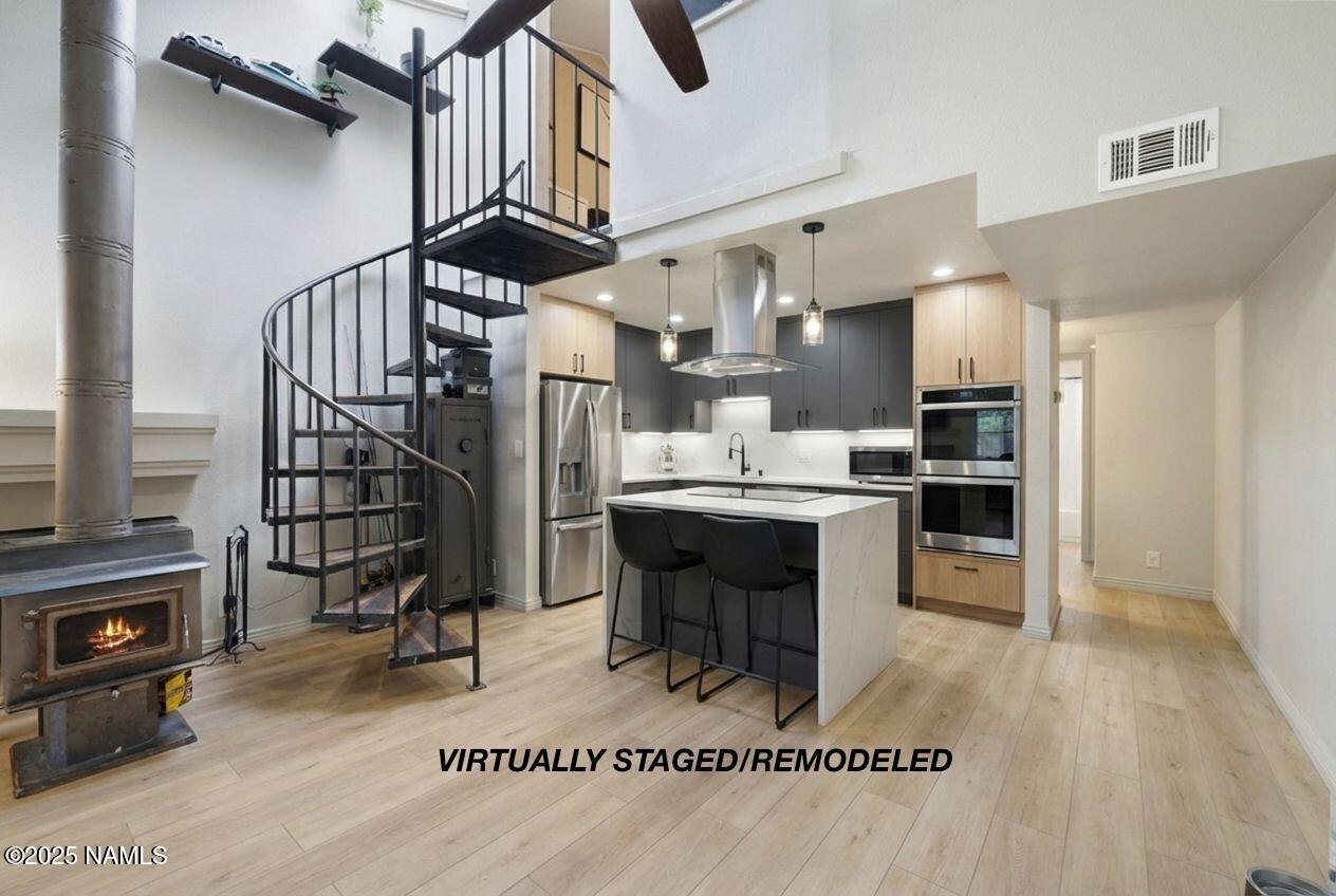 6401 N Saint Nicholas Circle 19