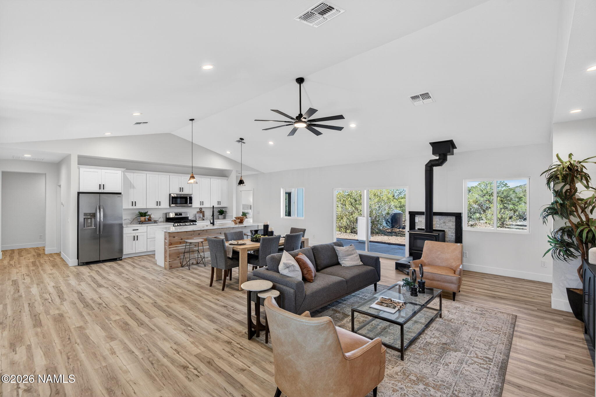 6710 N Isabella Street