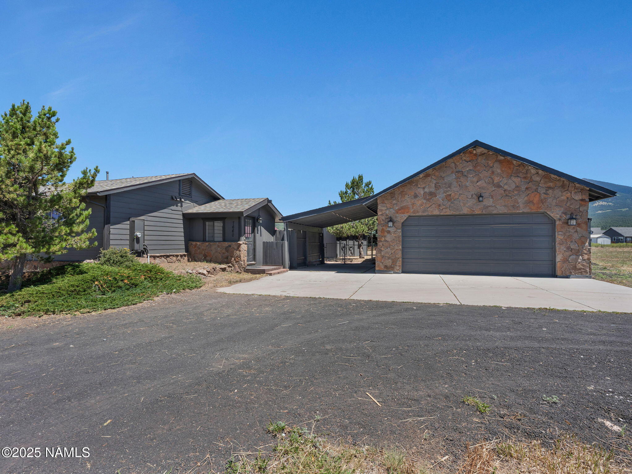 7660 W Bridle Trail