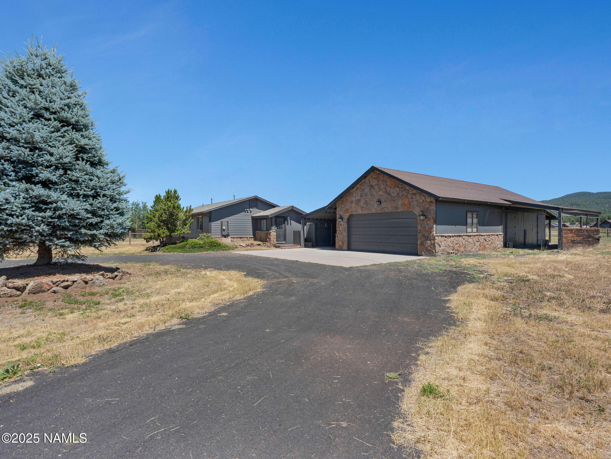 7660 W Bridle Trail