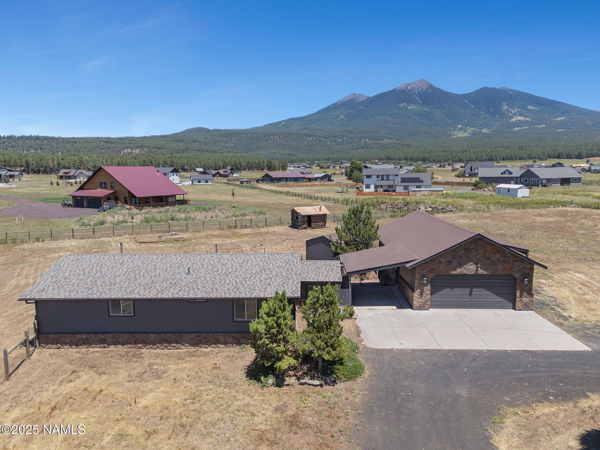 7660 W Bridle Trail