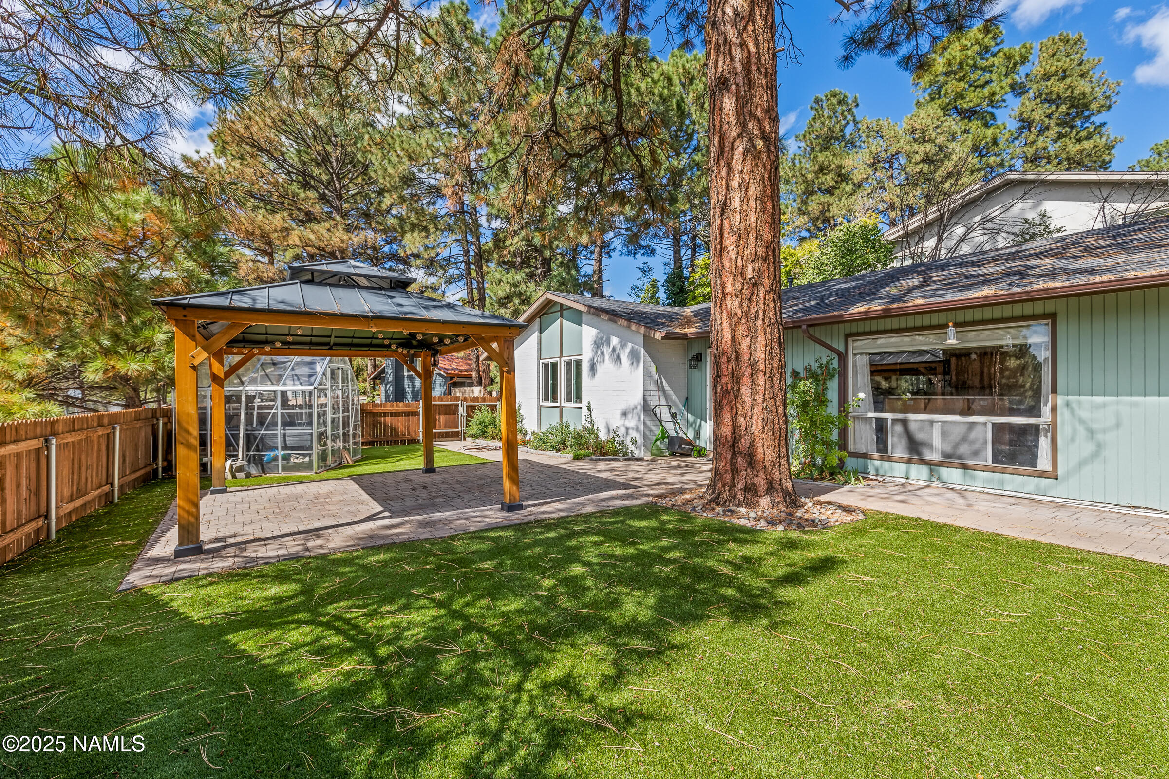 2000 E Linda Vista Drive